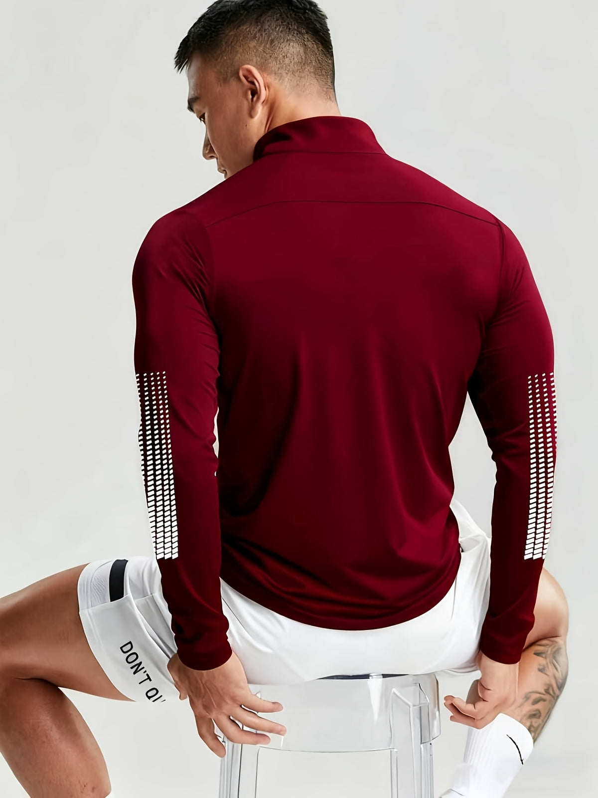 Single Top Casual Athletic Stand-Up Collar Zipper Polo Shirt, Men'S Slim Fit Athletic Polo Shirt, Soft Fiber with Moisture Wicking, Quick Drying, And Wrinkle Resistant Properties, Suitable for Sports Or Outdoor Activities - Burgundy