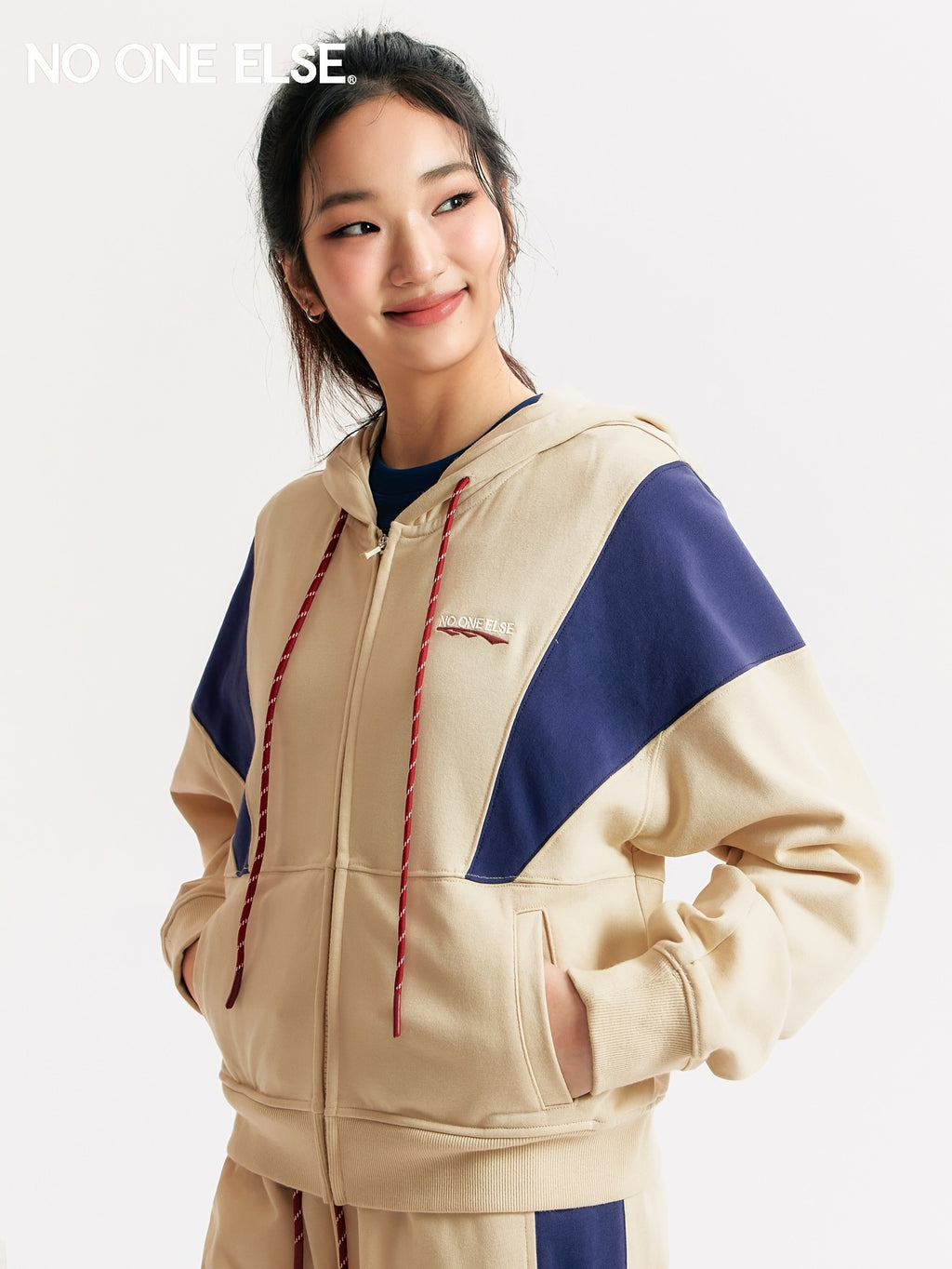 NO ONE ELSE Women's Hooded Sweatshirt Jacket for Spring/Autumn, Color Block Patchwork with Letter Embroidery - White Apricot
