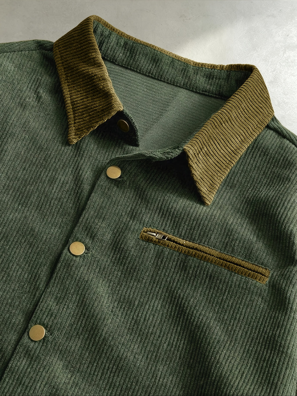 Men'S Solid Color Lapel Corduroy Striped Cardigan, Autumn Winter Fashion Contrast Jacket Top, Zippered Pocket on Chest, Button-Front Design, Seasonal Warm Casual Outerwear, Suitable for Daily Casual Wear And Outings - Military Green