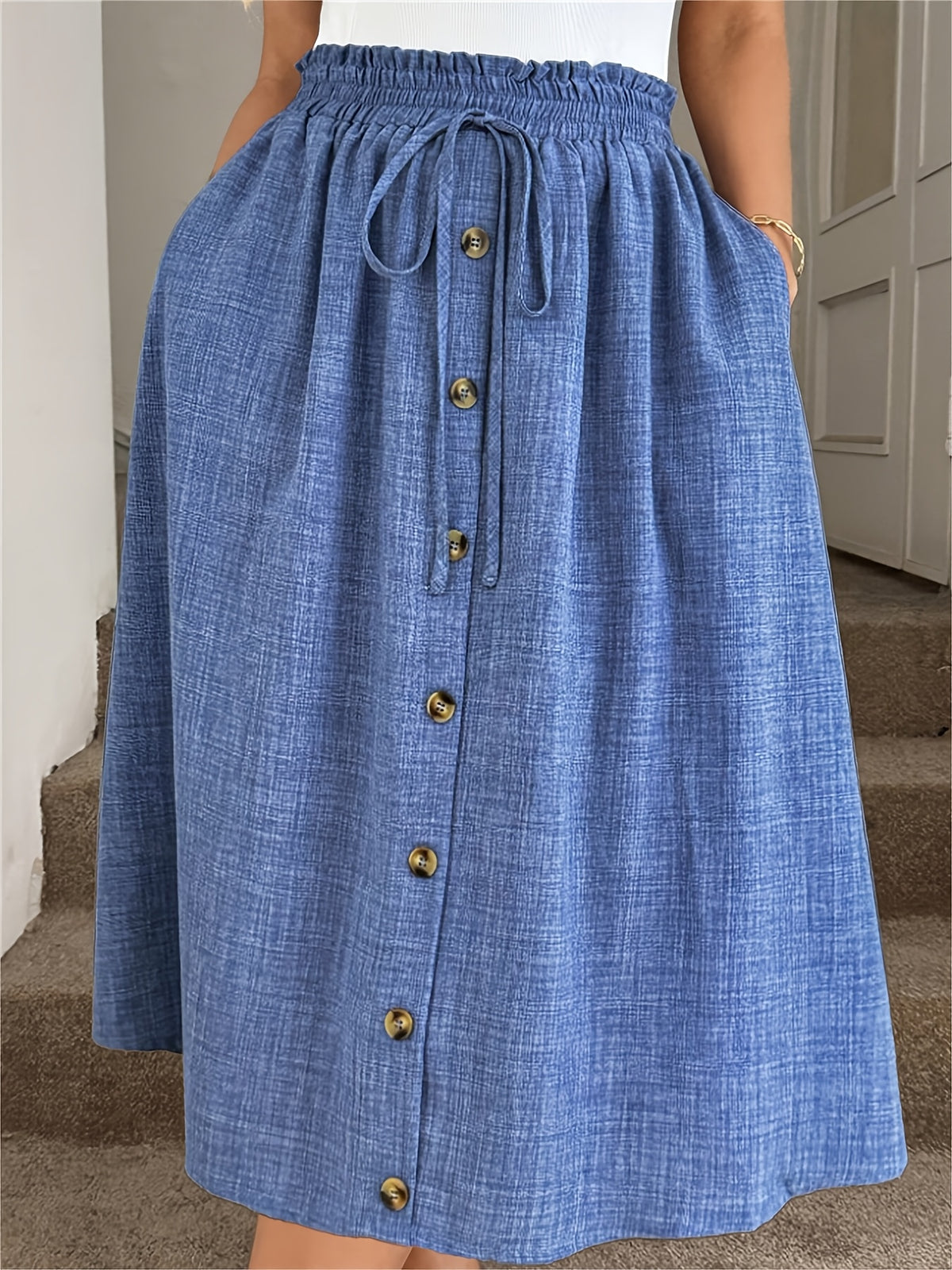 Elegant and Versatile Casual Skirt with Elastic Waist and Button Detail - Blue