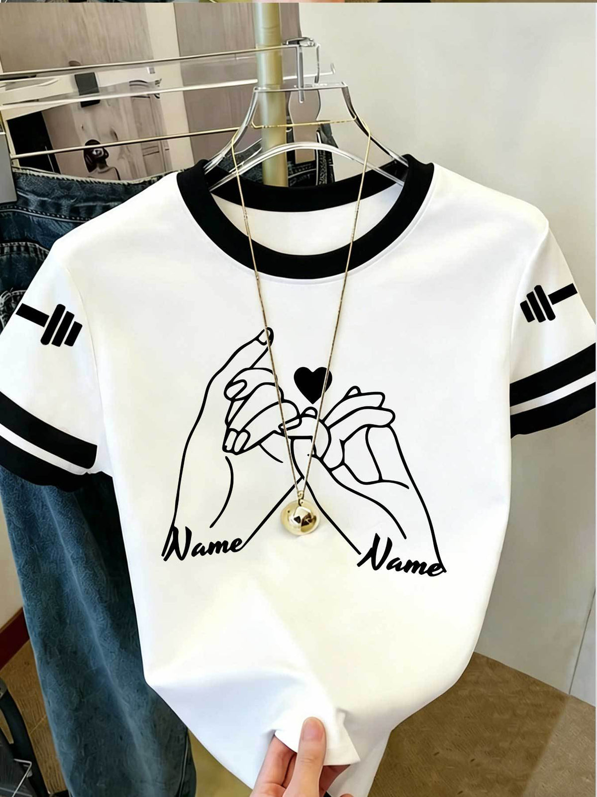 20pcs Women's Colorblock T-Shirt Single Piece, Hand-Drawn Line Art Couple Holding Hands with Heart Print, Colorblock Summer  Sleeve Crew Neck Short Sleeve T-Shirt - Breathable Crew Neck Casual Sport Top, Loose Fit Spring Festival Trendy Apparel - Black+Light White
