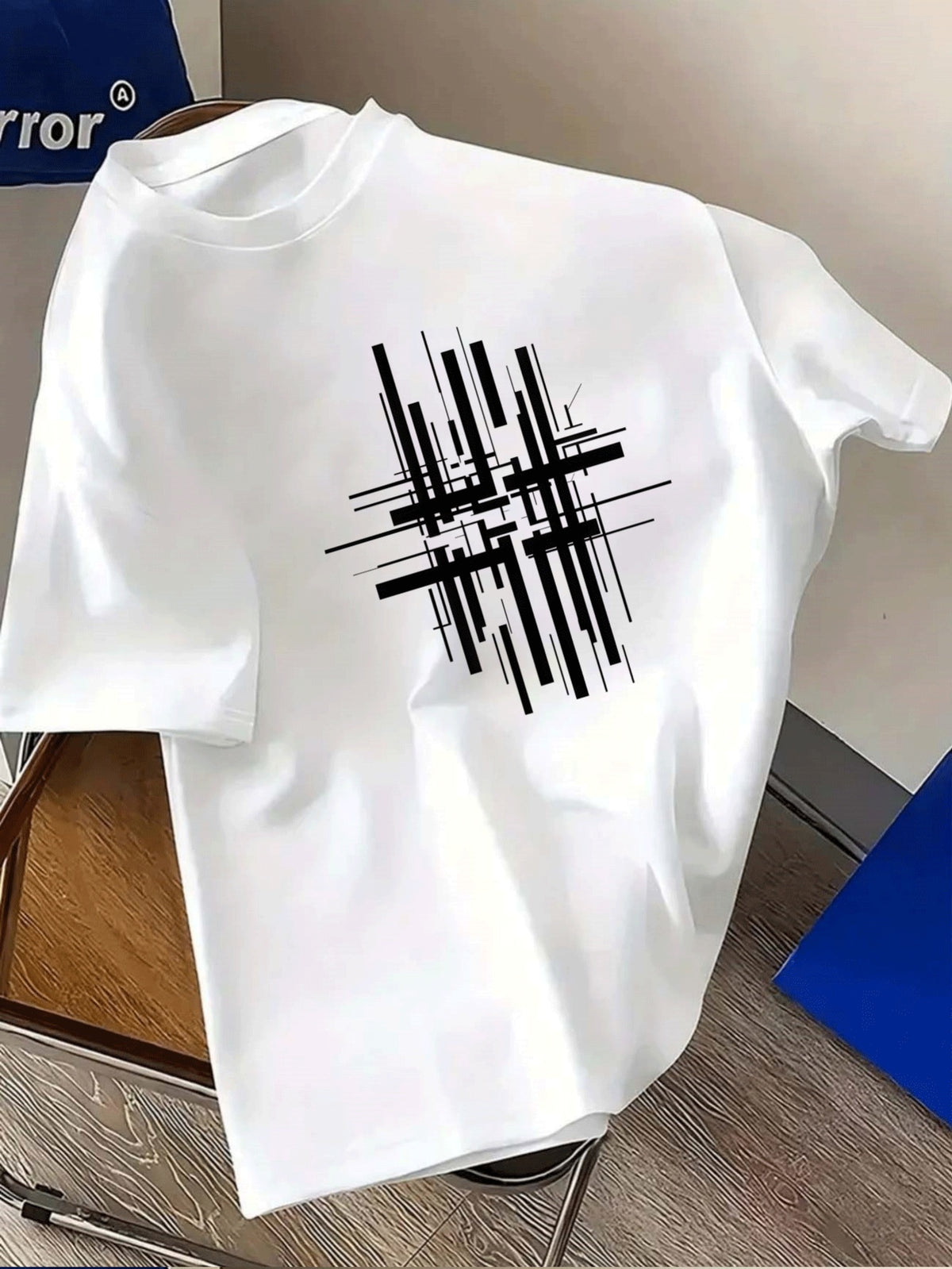 Men's Round-neck Short-sleeve Top with a Minimalist Black and White Abstract Geometric Line Pattern, Featuring a Modern Art Design Style. Suitable for Daily Casual Streetwear, It Is Both Fashionable and Comfortable - White
