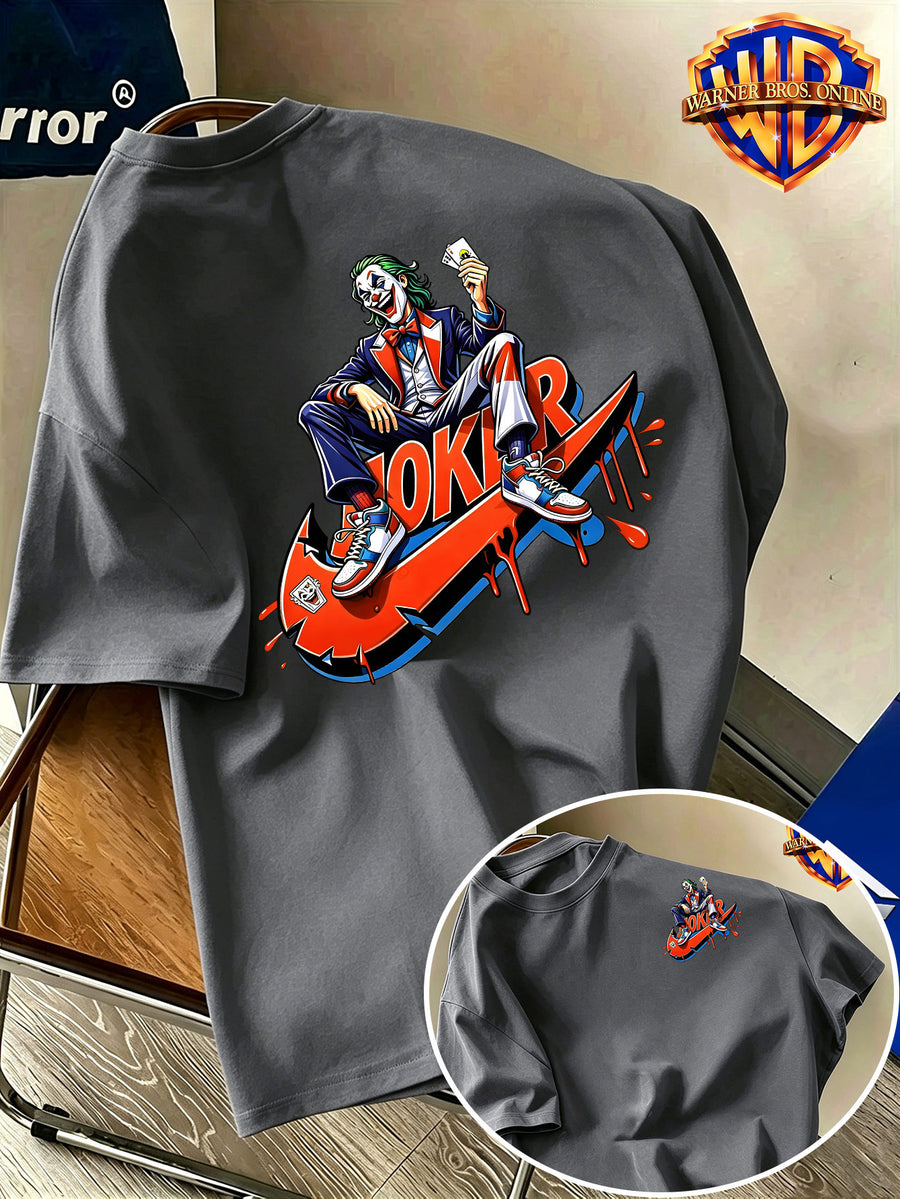 Warner Bros. Authentic Men's 100% Short-Sleeve T-Shirt, Trendy Hip-Hop Character Top, Featuring a Dominant Seated Figure Holding Playing Card Accessories, Adorned with Red-Orange Color-Block Dripping Enamel Paint Patterns, Exceptional Visual Impact - Dark Gray