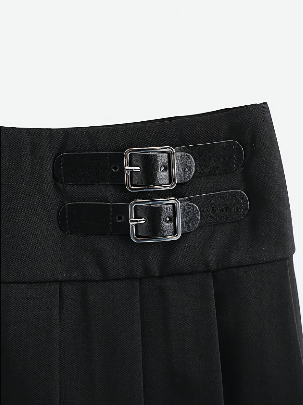 [Development ZD260112084] Women's Casual Cropped Pleated Skirt with Decorative Accessory Buckle (Lined) - Black