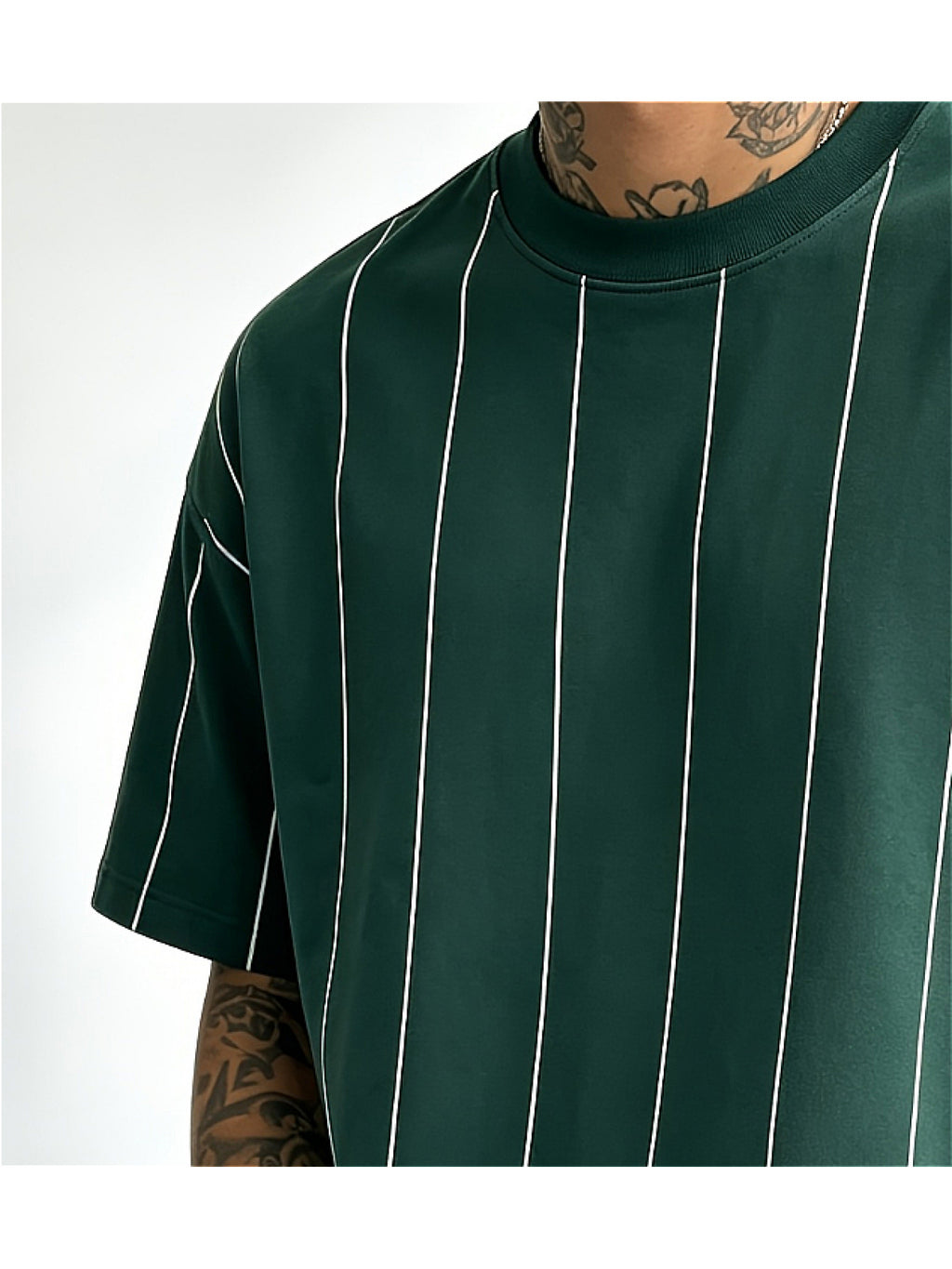 Black Vertical Stripe Print Crew Neck T-Shirt - Minimalist Line Contrast Color Design - Comfortable Casual Fit - Summer Korean Style Short Sleeve Top, Refreshing and Attractive, Daily Wear. Printed Design – Not Textured - Mixed colors