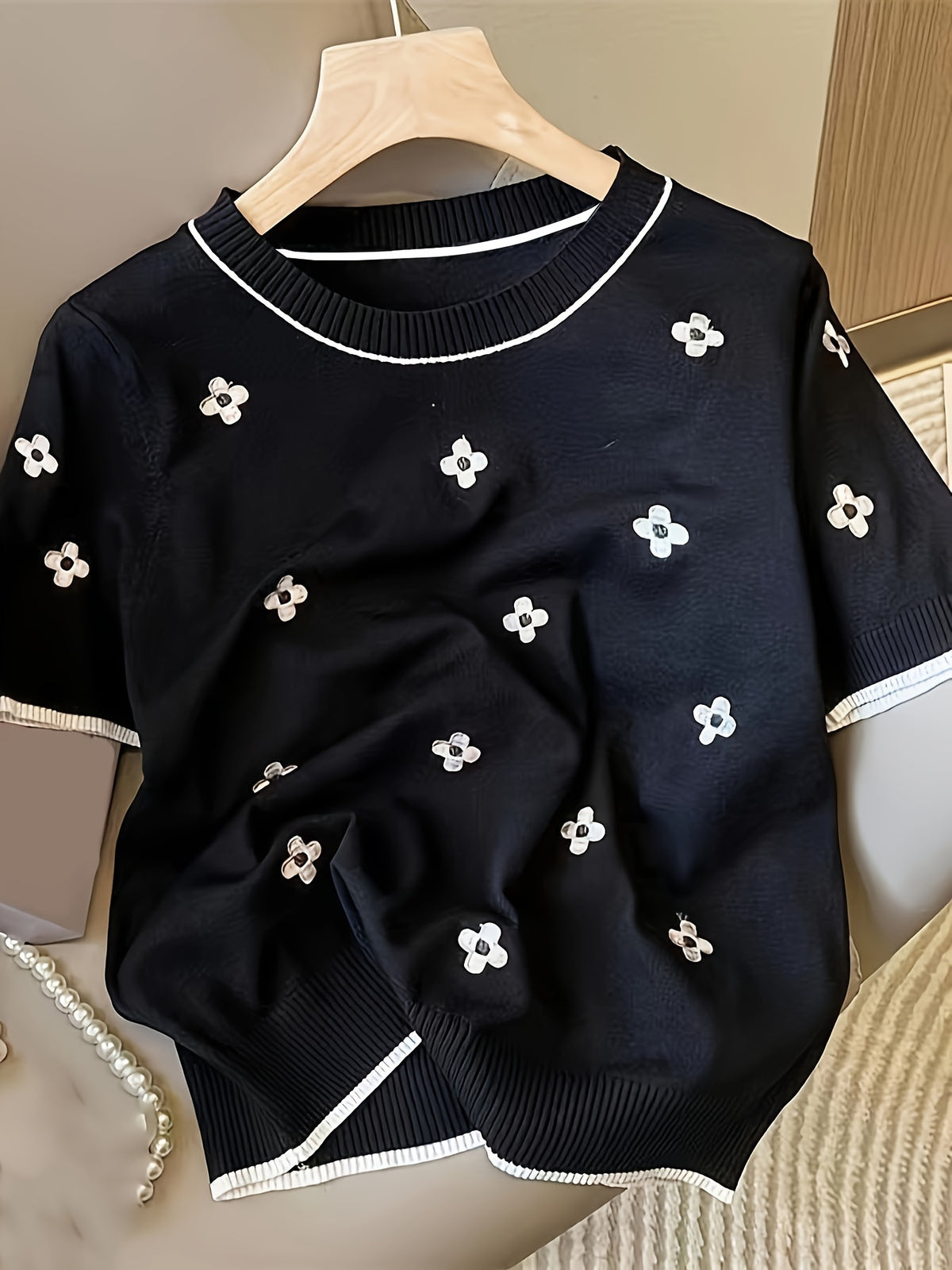 New Versatile Short Sleeve Top Casual Simple Loose Round Neck Embroidered Thin Style - Black