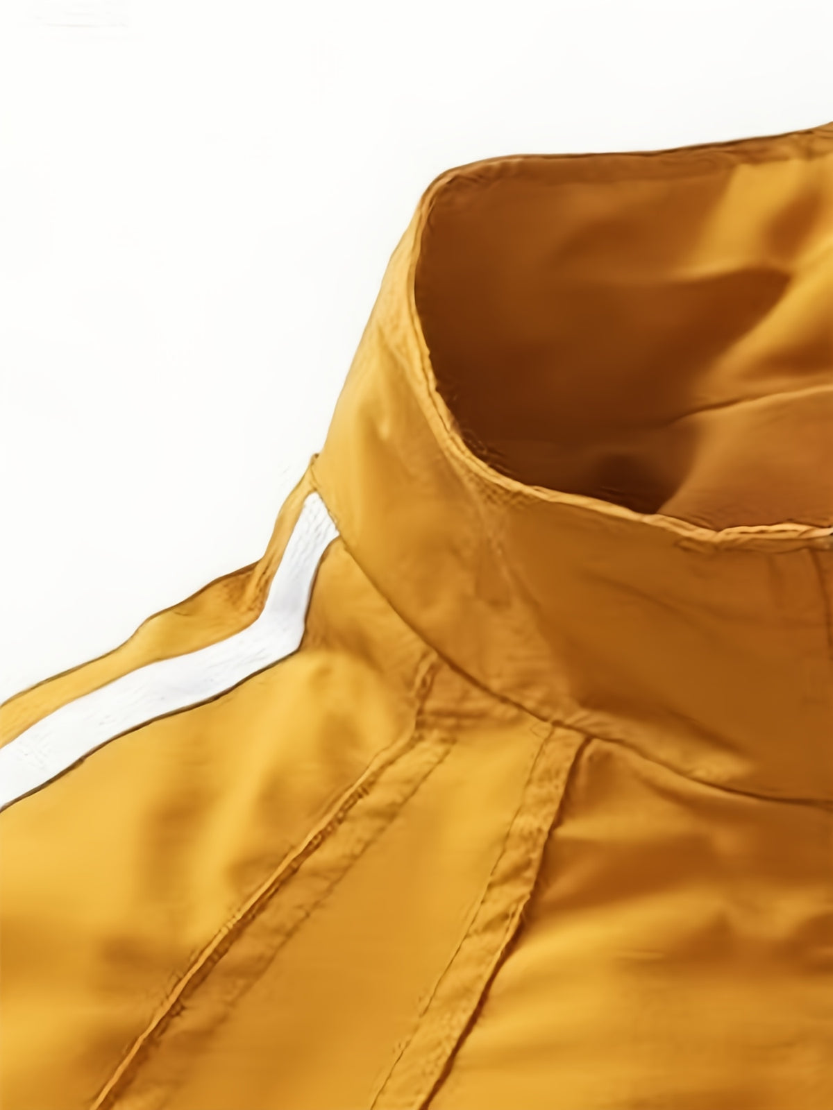 A Spring-Autumn Men'S Multi-Pocket Striped Sports Coat, a High-Quality School-Style Dress Shirt with a Campus Feel, a Comfortable Casual Windproof Jacket for Daily Use, a Stylish Bold Stripe Design for Street Fashion, And an Affordable Jacket - Golden