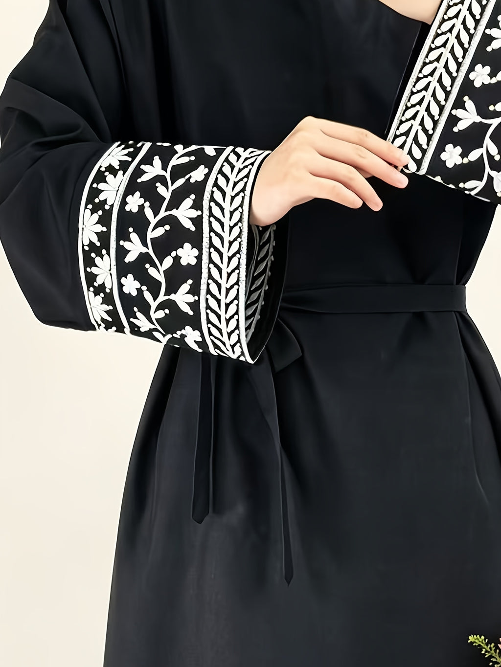 1pc Women'S Arab Robe - Elegant Islamic Dress, Exquisite Embroidered Cuffs, Suitable for Muslim Women, Office, Travel, Religious Ceremonies, Travel Clothing, Loose Fit, Breathable Fabric, Dignified Attire - Black