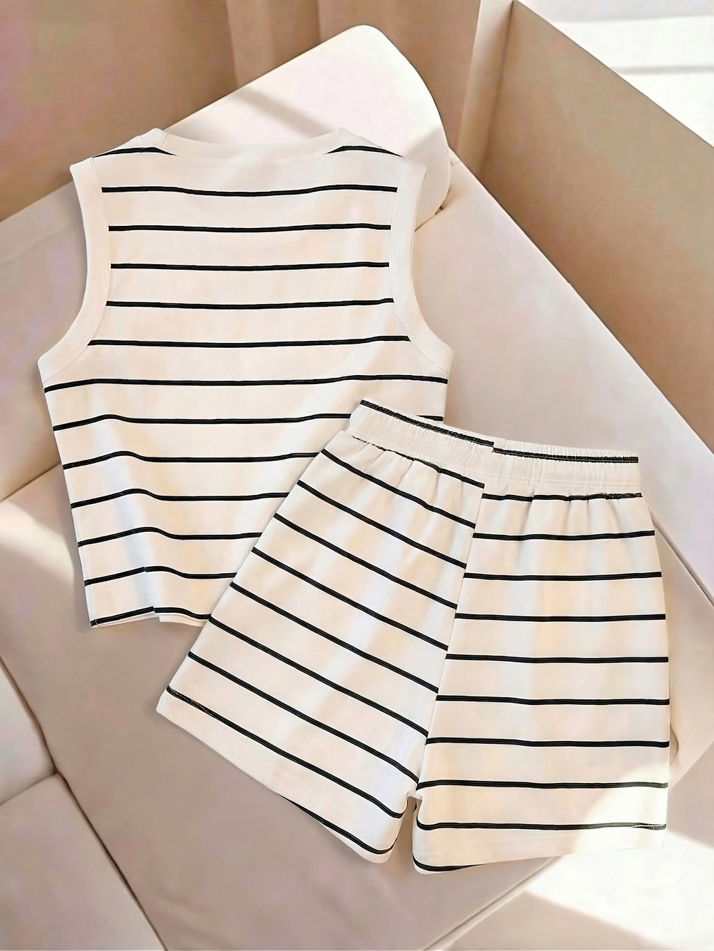 Women's Striped Crew Neck Tank Top and Drawstring Waist Shorts Casual 2pcs Set - White