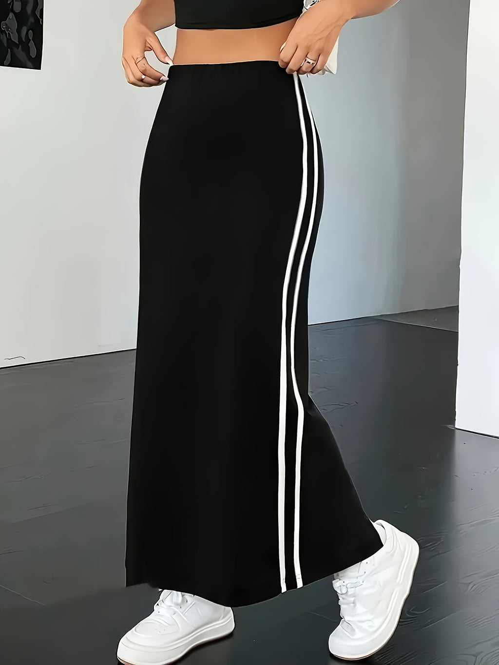Women'S Fashion Solid Color Stretch High-Waist Back Slit Long Skirt A-Line Silhouette with Elastic Waistband - Black