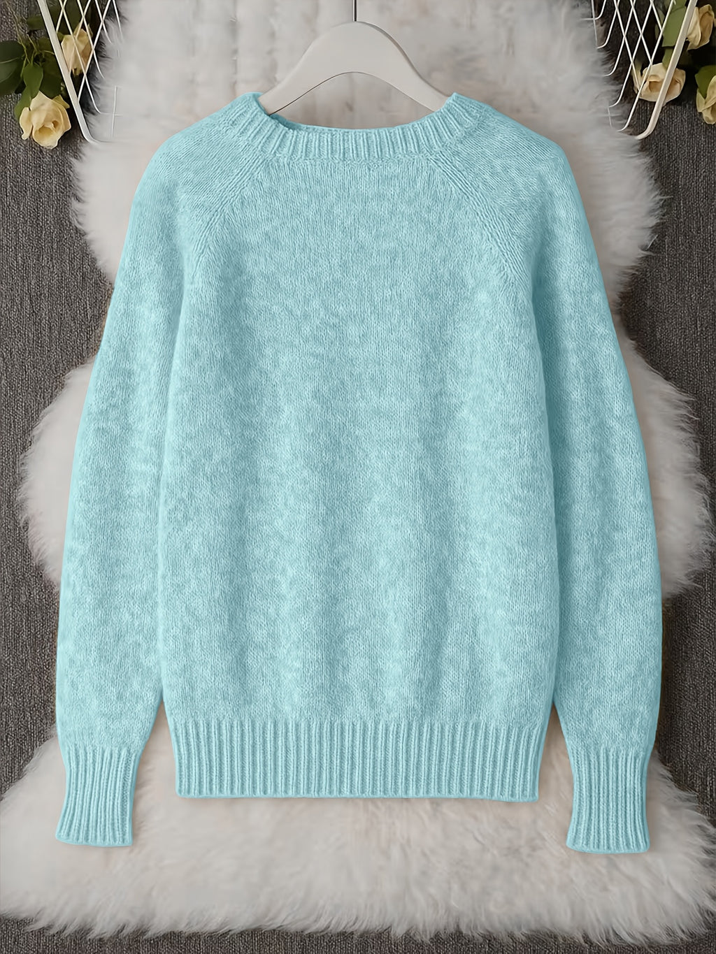 French-style Round-neck Sweater, Soft and Cozy, Elegant Design, Perfect for Spring and Autumn Commuting and Outings - Peacock Blue