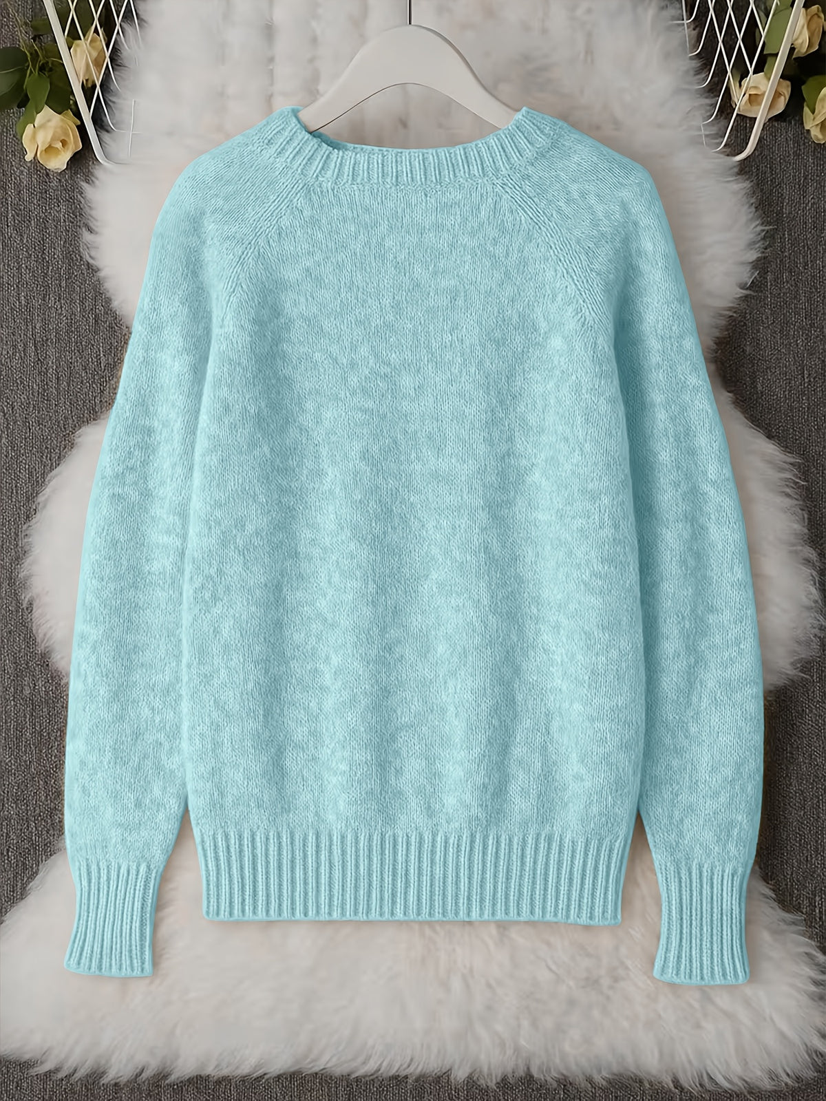 French-style Round-neck Sweater, Soft and Cozy, Elegant Design, Perfect for Spring and Autumn Commuting and Outings - Peacock Blue
