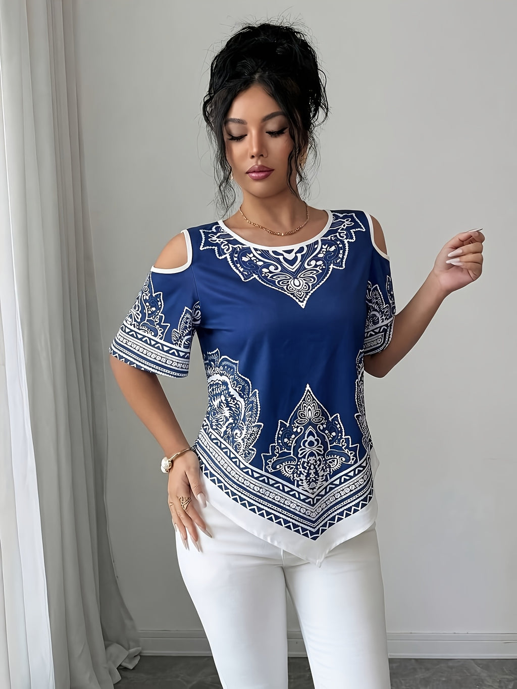 Women's Elegant Asymmetrical Hem Blouse Top - Short Sleeve Round Neck Church Shirt with Asymmetrical Hemline, Black & White Print Suitable for Commuting, Church Events, Casual Outfits, Spring Summer Fall Wardrobe Essential - Blue