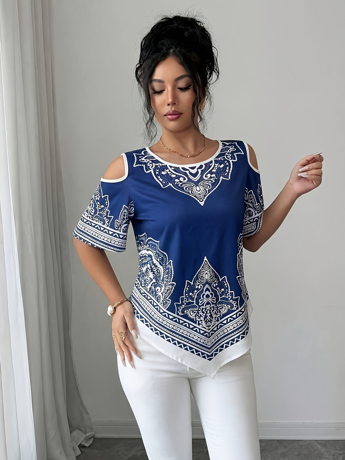 Women's Elegant Asymmetrical Hem Blouse Top - Short Sleeve Round Neck Church Shirt with Asymmetrical Hemline, Black & White Print Suitable for Commuting, Church Events, Casual Outfits, Spring Summer Fall Wardrobe Essential - Blue
