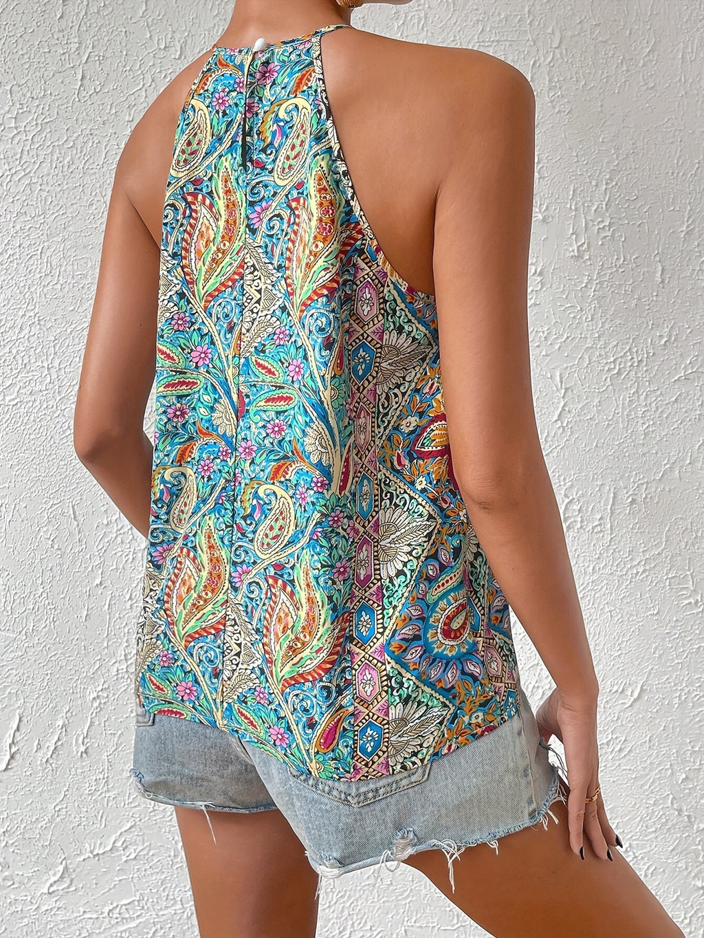 Elegant Paisley Print Keyhole Neck Halter Top - Multicolor