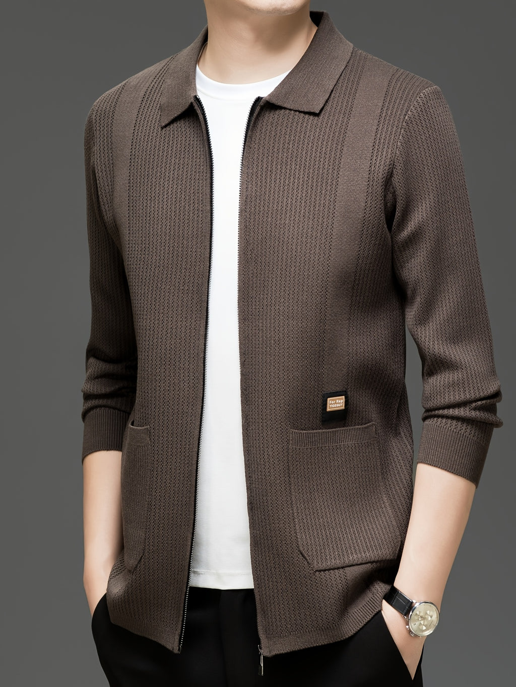 Du Jing Lan OBM Spring/Autumn New Arrival Men's Knitted Cardigan, Old Money Style Solid Color Striped Zipper Front Lapel Knit Cardigan, Men's Business Casual Fashion Zipper Front Knit Cardigan Top, Suitable for Spring, Autumn, and Winter - Coffee Color