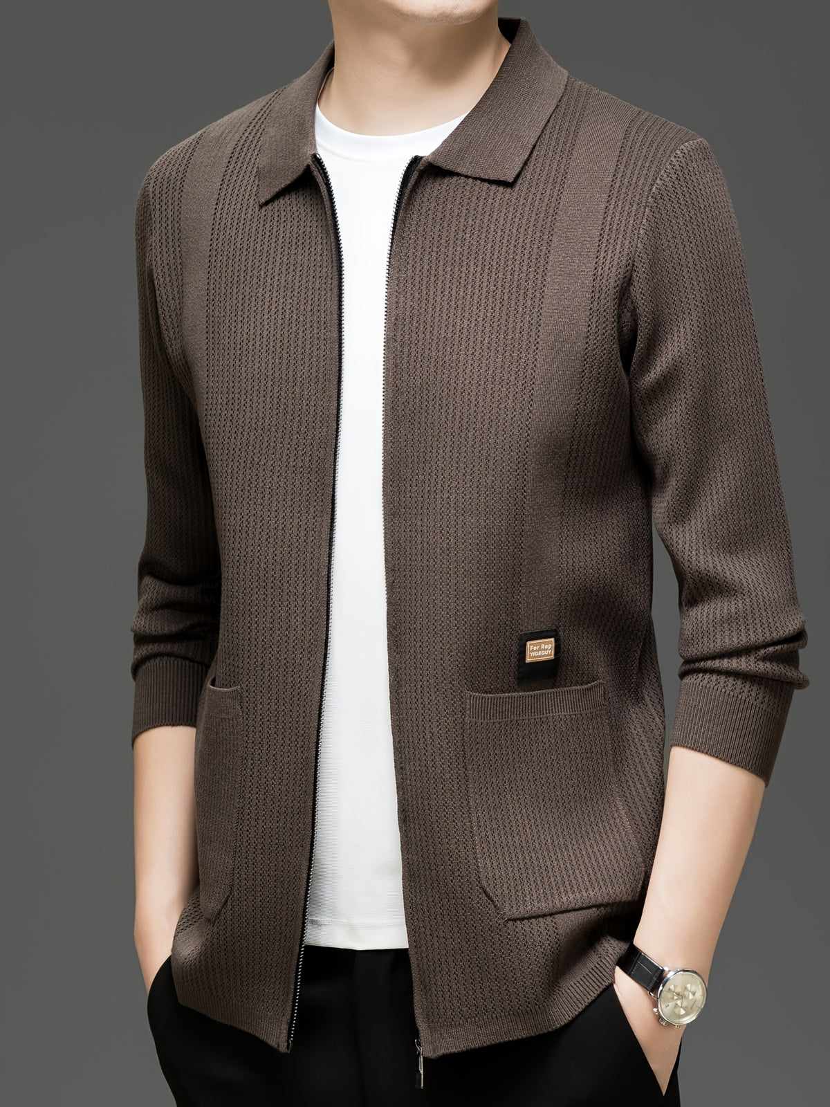Du Jing Lan OBM Spring/Autumn New Arrival Men's Knitted Cardigan, Old Money Style Solid Color Striped Zipper Front Lapel Knit Cardigan, Men's Business Casual Fashion Zipper Front Knit Cardigan Top, Suitable for Spring, Autumn, and Winter - Coffee Color