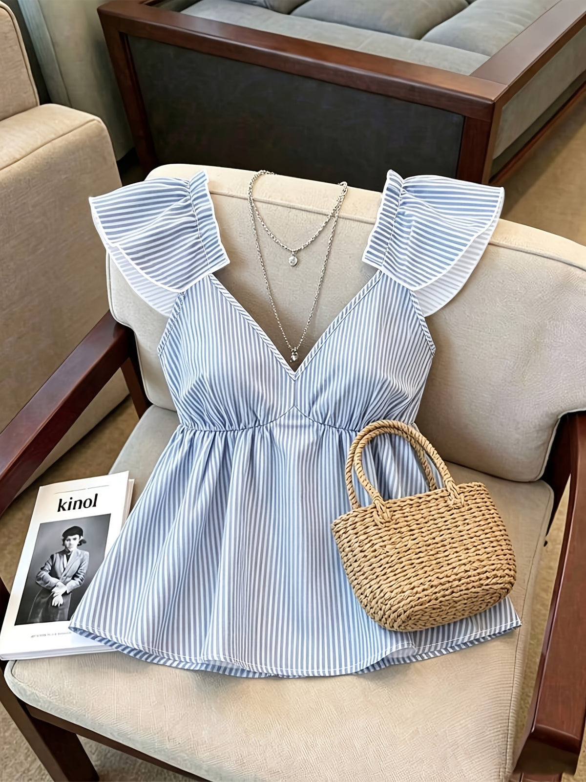 Women's Elegant and Cute Striped Ruffle Neckline Sexy Backless Low-Cut Crop Top - Mixed colors