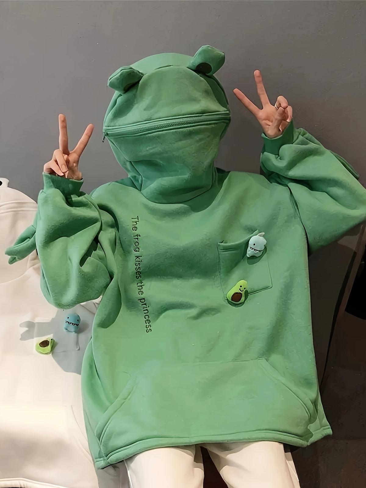 Fortune-Attracting Autumn/Winter Quirky Cartoon Frog Sweatshirt, Unisex Loose Fit -Lined Hooded Jacket, Trendy Streetwear Couple's Outfit - Green