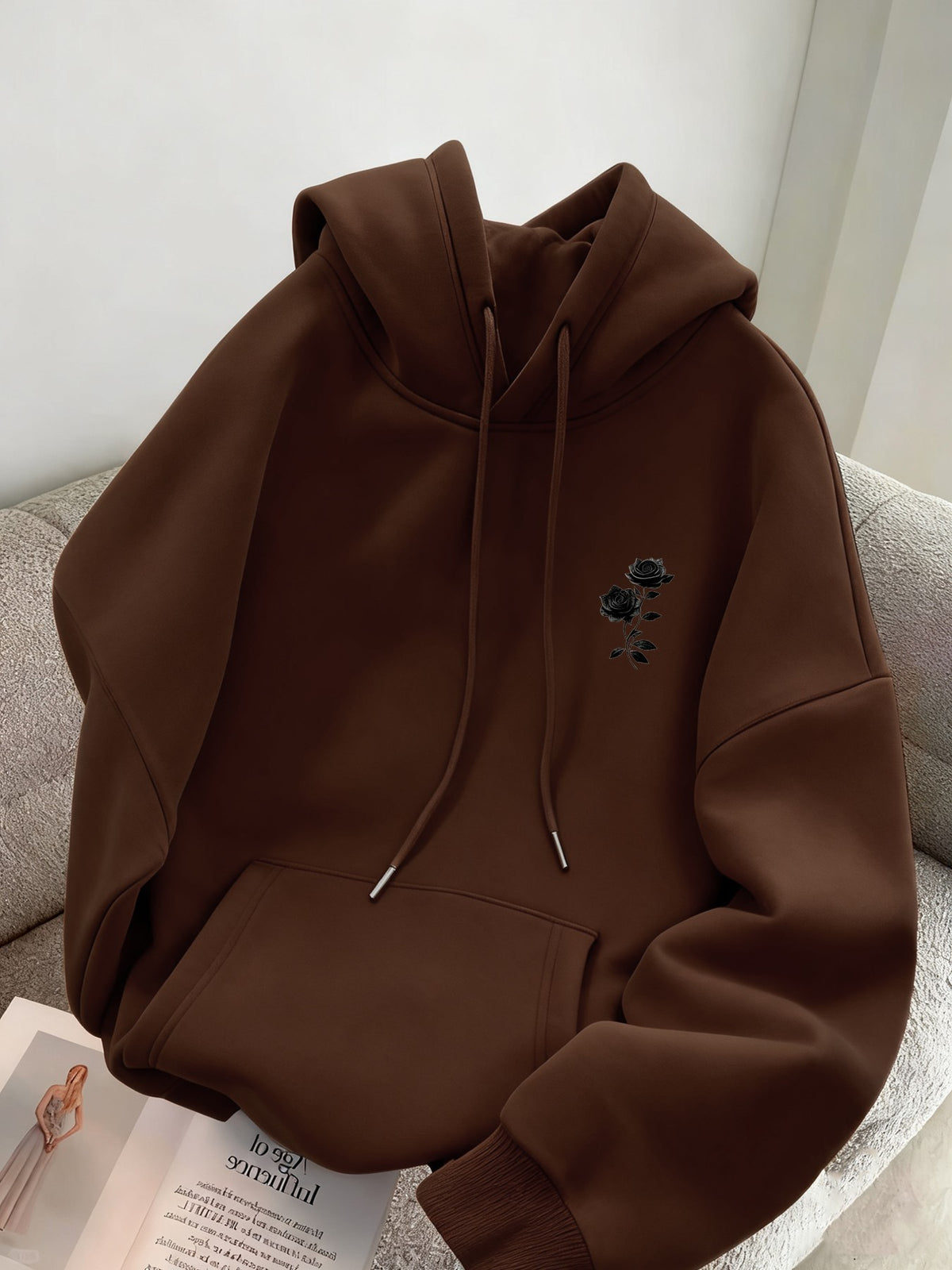 Autumn Winter Men'S Fleece-Lined Hooded Sweatshirt, Double Branch Black Rose Print, Fashionable Casual Wear for Daily, Casual, Gatherings, Parties, Outdoor Sports, Men'S Warm Hooded Top - Coffee Color