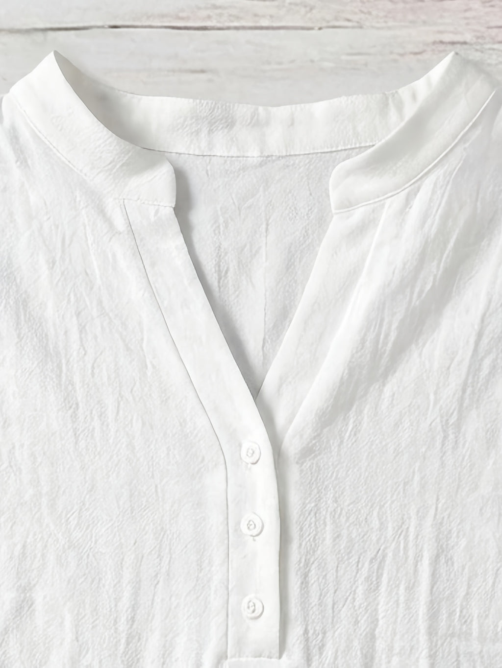 100% Short Sleeve Shirt, Casual Vacation Wear for Summer, V-Neck Design, Country Style Clothing for Women, Suitable for All Occasions, Ideal Choice for Holidays - White