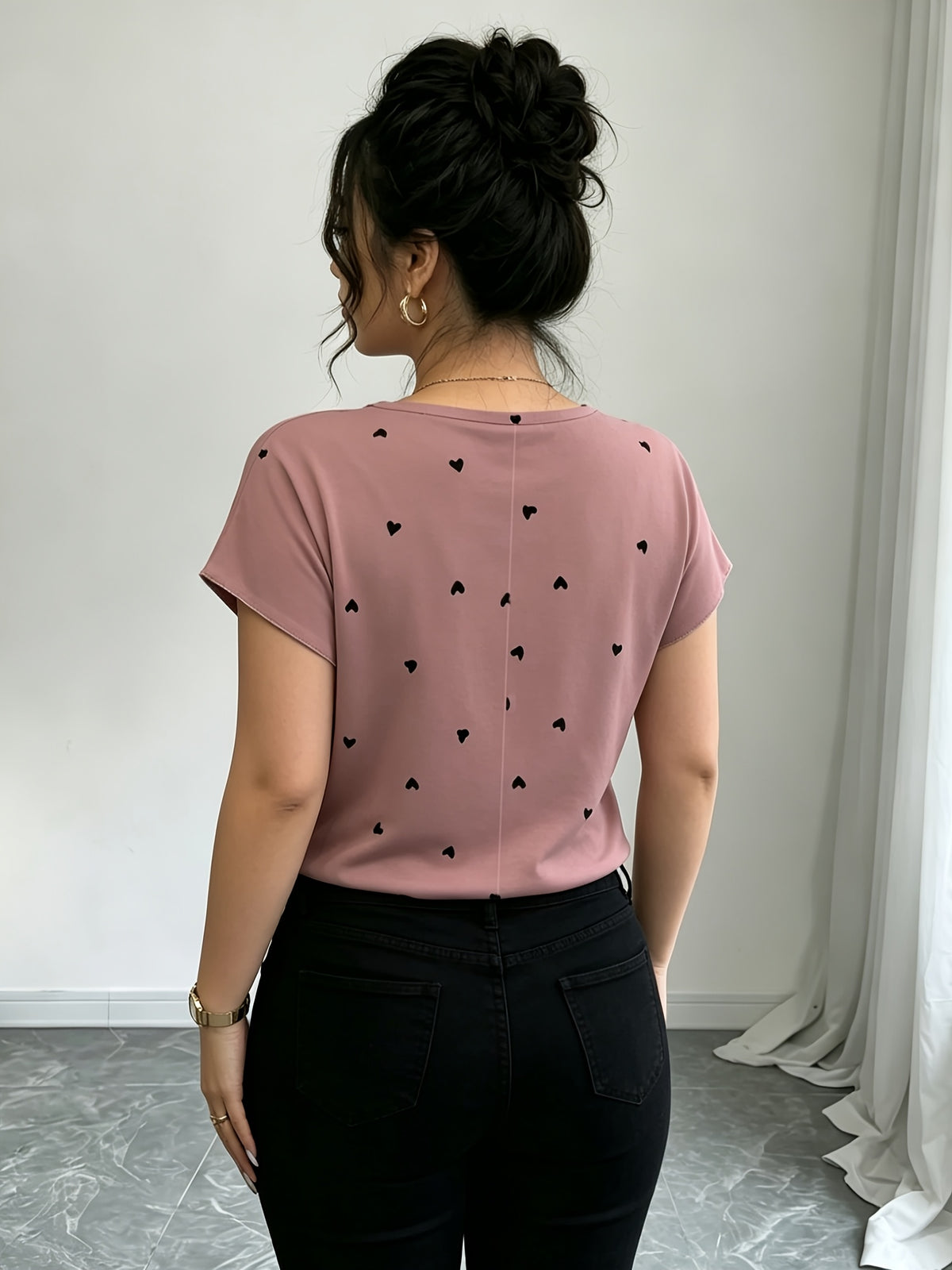 Women's Elegant Heart Print Round Neck Short Sleeve Blouse T-Shirt - Non-Stretch Suitable for Seasons Casual & Dressy Top, Machine Washable Opaque Shirt for Year-Round Wear, Wardrobe Essential for Layering or Outfits - Multicolor