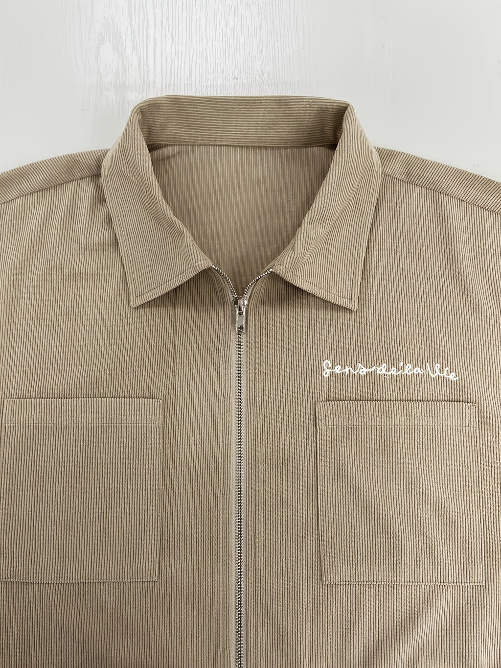 Men'S New Easy Corduroy Jacket Top! Stand-Up Collar Zipper Design Is Neat And Atmospheric. Large Pockets on Both Sides Are Practical And Durable, Chest Embroidery Enhances Texture. Loose Fit Shapes Figure, Suitable for Daily Commute And Travel - Khaki
