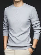 Men's Basic Crewneck Knit Sweater, a Versatile Collar Style That Never Goes Wrong in Business-casual Settings. It Doesn't Cling to the Body or Look Bulky, and Maintains a Neat Fit Even After Long Hours of Commuting Wear - Light Grey