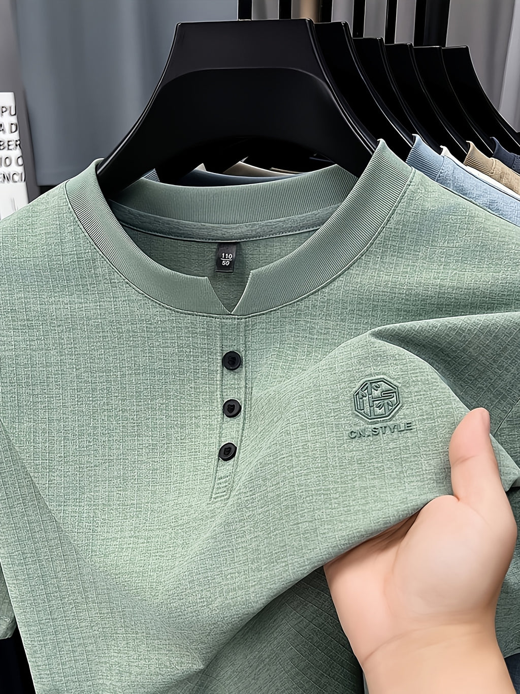 Men's Summer Short-Sleeve Crewneck T-Shirt - Breathable Business Casual Round Neck Base Layer Top, Solid Color Asymmetrical Hem Suitable for Daily Work Wear, Office & Casual Outfits, Machine Washable Light Luxury Style - Emerald Green
