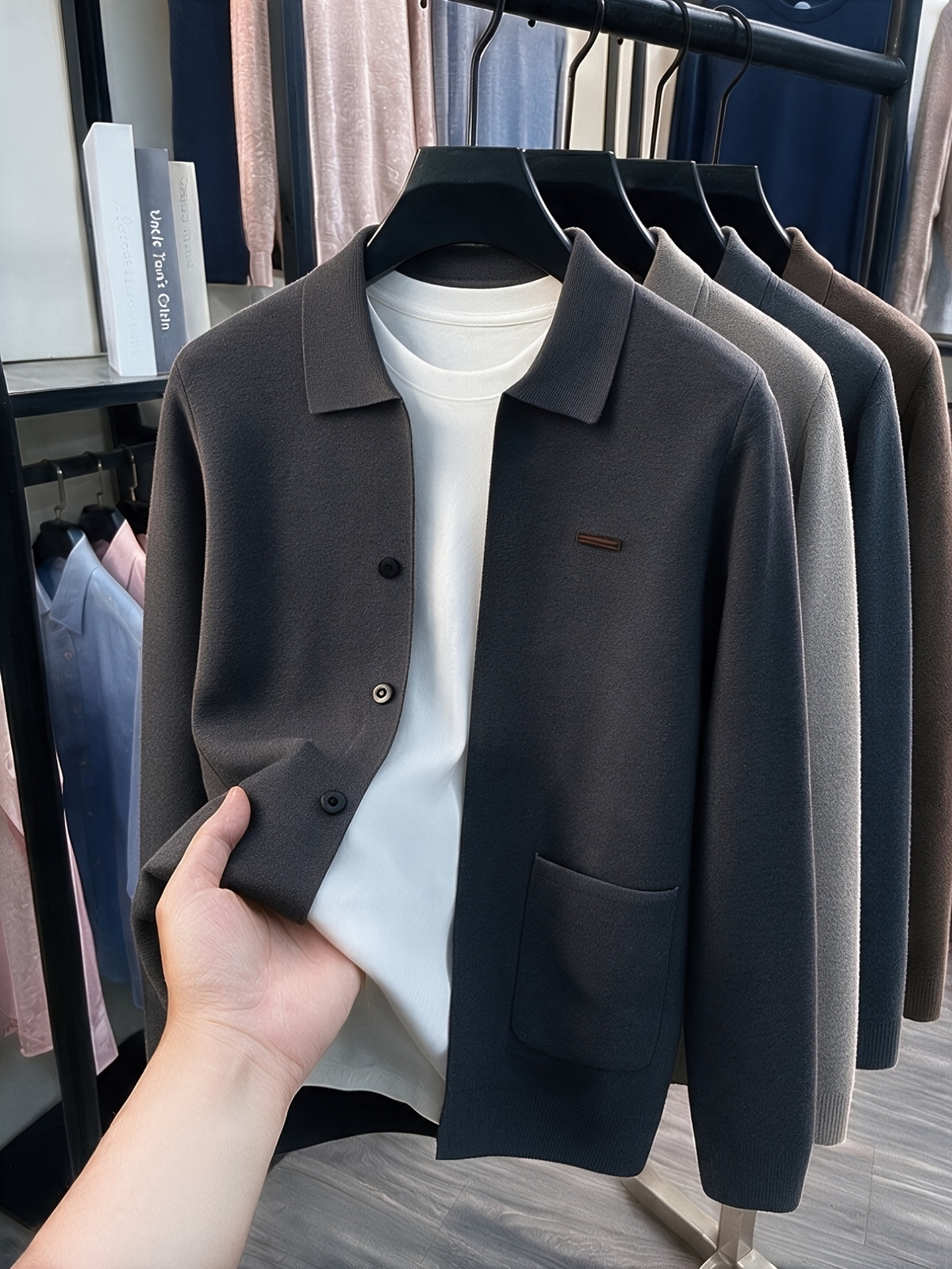 Du Jing Lan OBM Men's Autumn/Winter New Arrival Knitted Cardigan, Old Money Style Solid Color Single-Breasted Open Front Lapel Knit Cardigan, Men's Business Casual Fashion Open Front Knit Cardigan Top, Suitable for Layering in Spring - Dark Gray