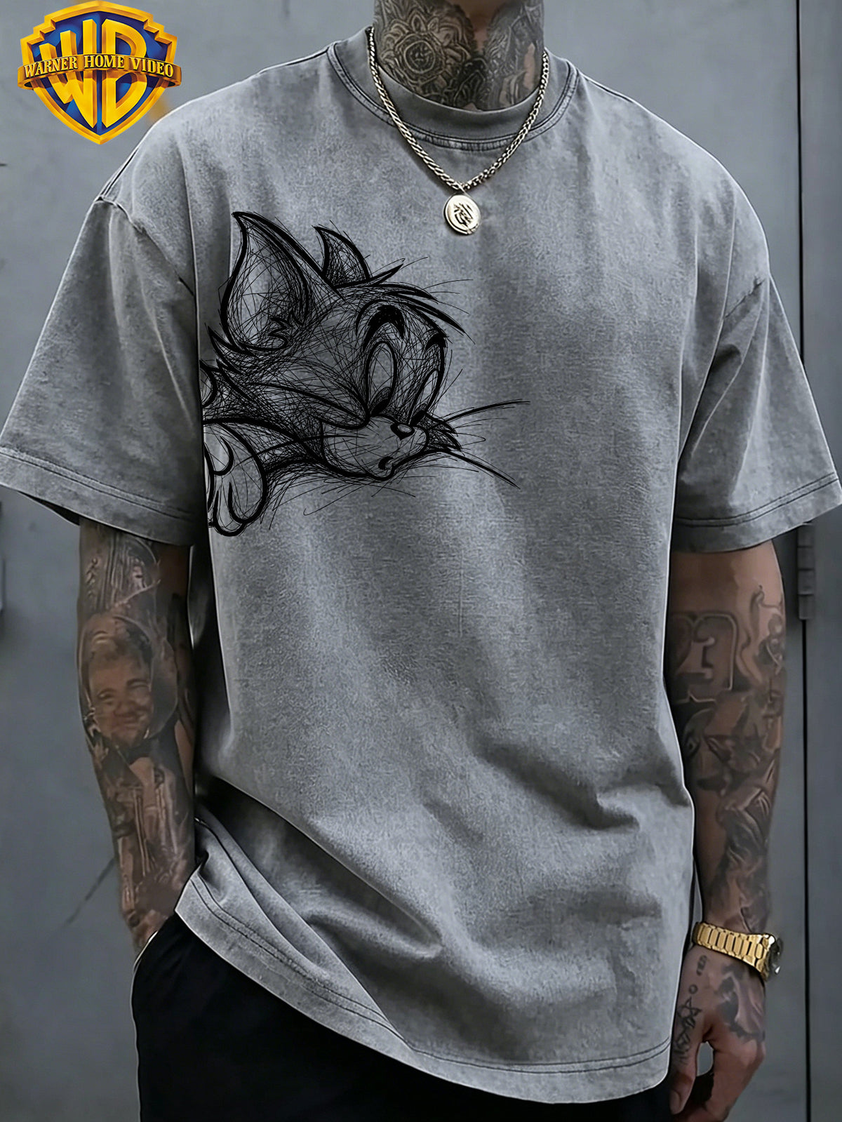 [Warner Bros] Official Authorization, Men's Short Sleeved Fun Cartoon Print Design, American Retro Washed Distressed T-shirt, Outdoor Sports and Leisure Clothing, Daily Commuting, Machine Washable - Grey