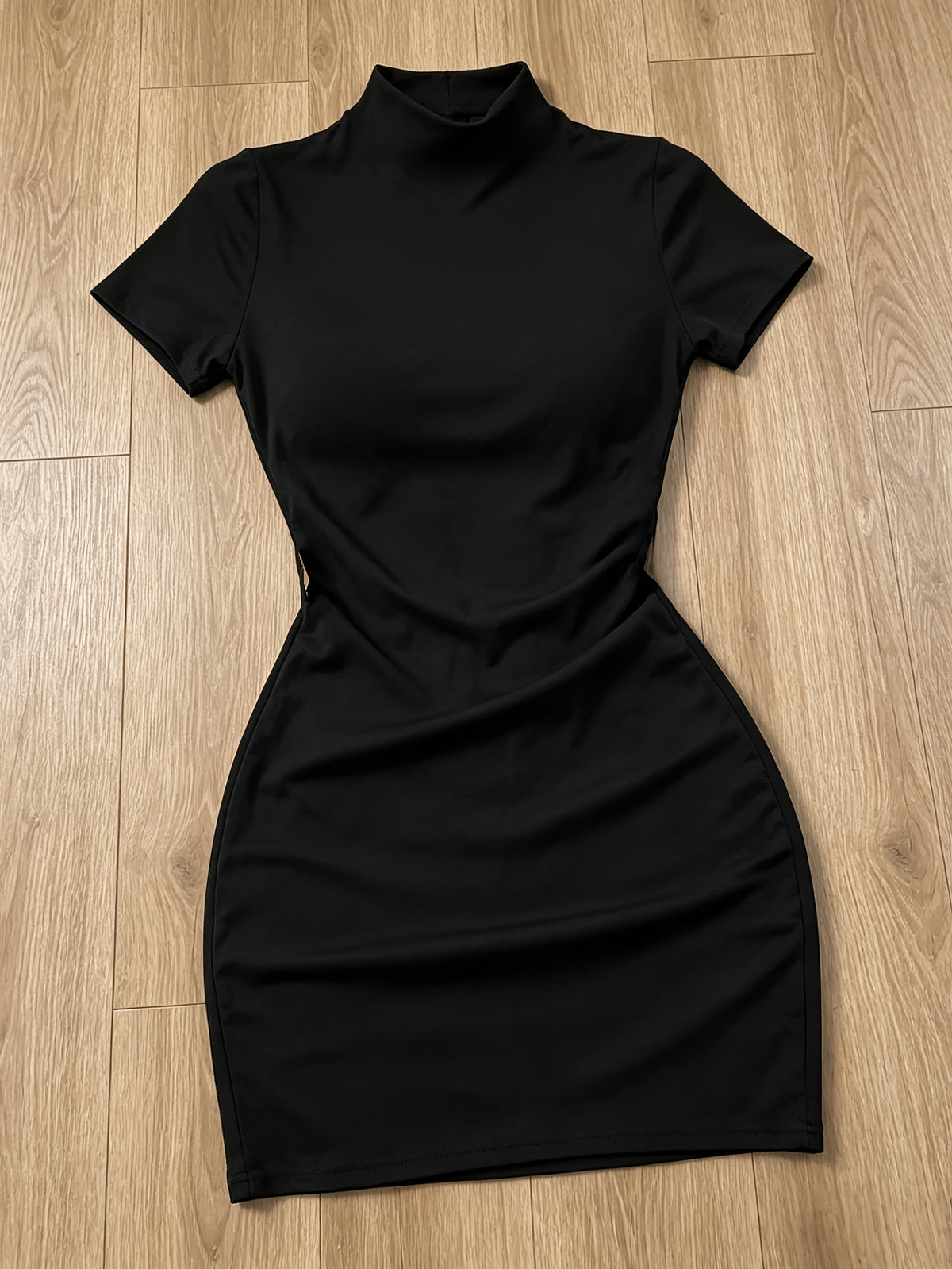 Women's Casual Commuter Style Dress, White Half-High Neck Short Sleeve Slim Fit Hip-Hugging Mini Skirt, Suitable for Spring/Summer Daily and Date Wear - Black