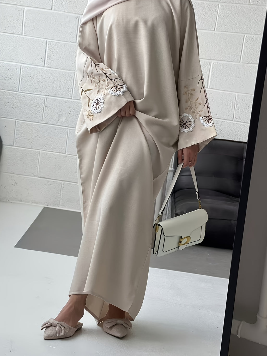 New Long Robe Middle Eastern Muslim Fashion Embroidery Elegant Long Dress Batwing Dress - Apricot