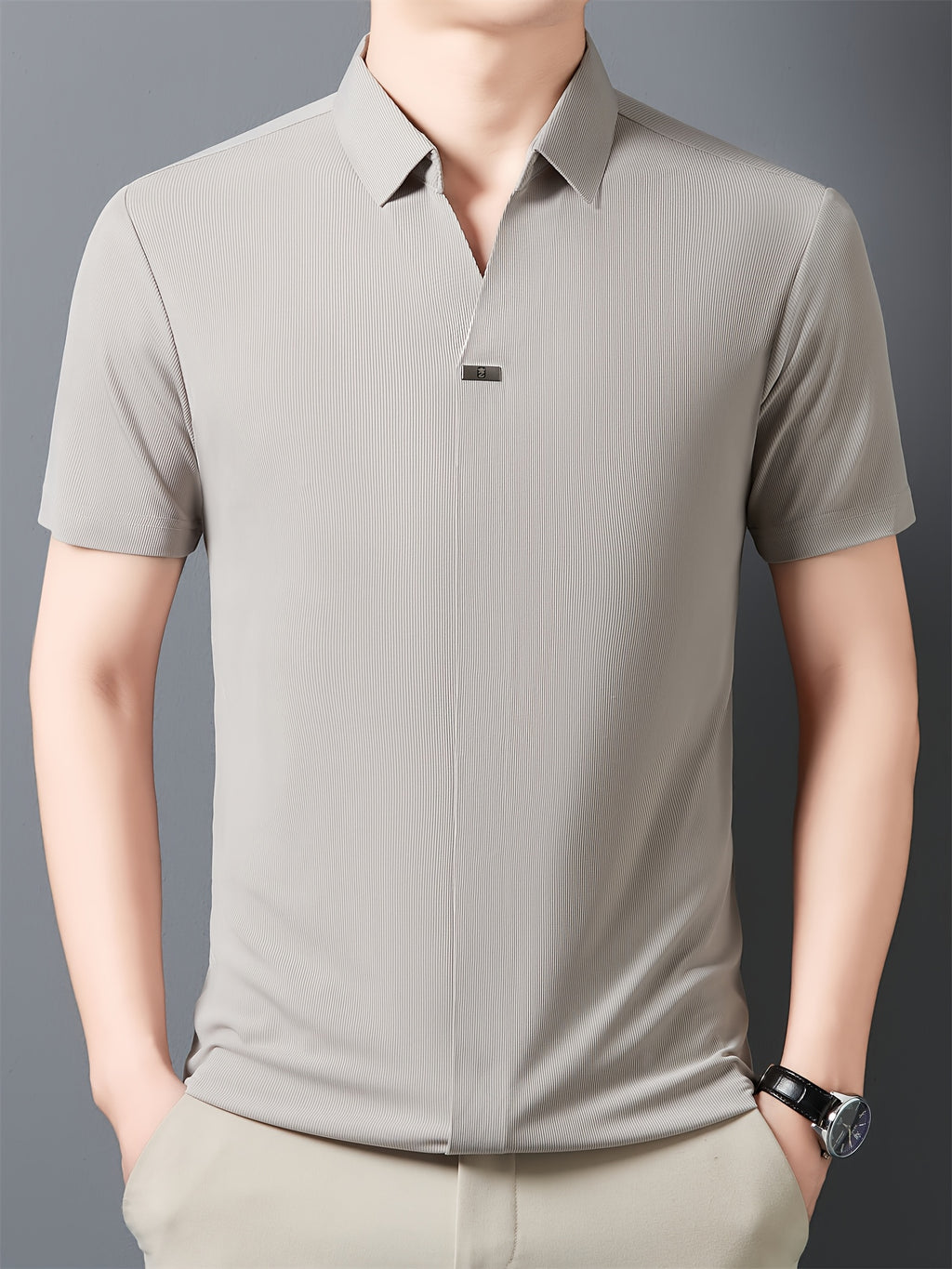 [Qiaoximei OBM] Summer New Men'S Lapel Henley Shirt, Polo Top, Icon Decoration, Suitable for Casual Outings And Versatile Style, Men'S Gift - Light Grey