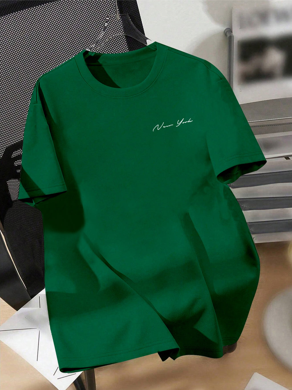 Men' New York Letter Print T-Shirt - Minimalist Round Neck Short Sleeve Tee with, Machine Washable Casual Basic Shirt Suitable for Summer, Office & Casual Attire, Non- Regular Fit for Men - Green