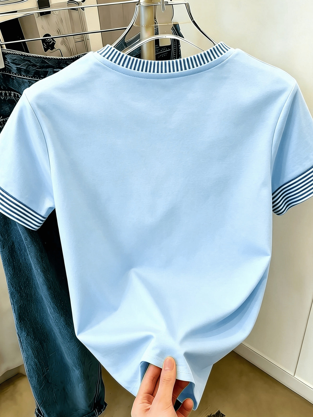 New Summer Women's T-Shirt, Round Neck Casual Apparel, Women's Pullover, Casual Commuter Wear, Daily Outing Base Layer, Simple Small Heart Pattern Print, Energetic and Lively, Streetwear, Outing Outfit, Basic Versatile Piece, As a Gift - Light Blue