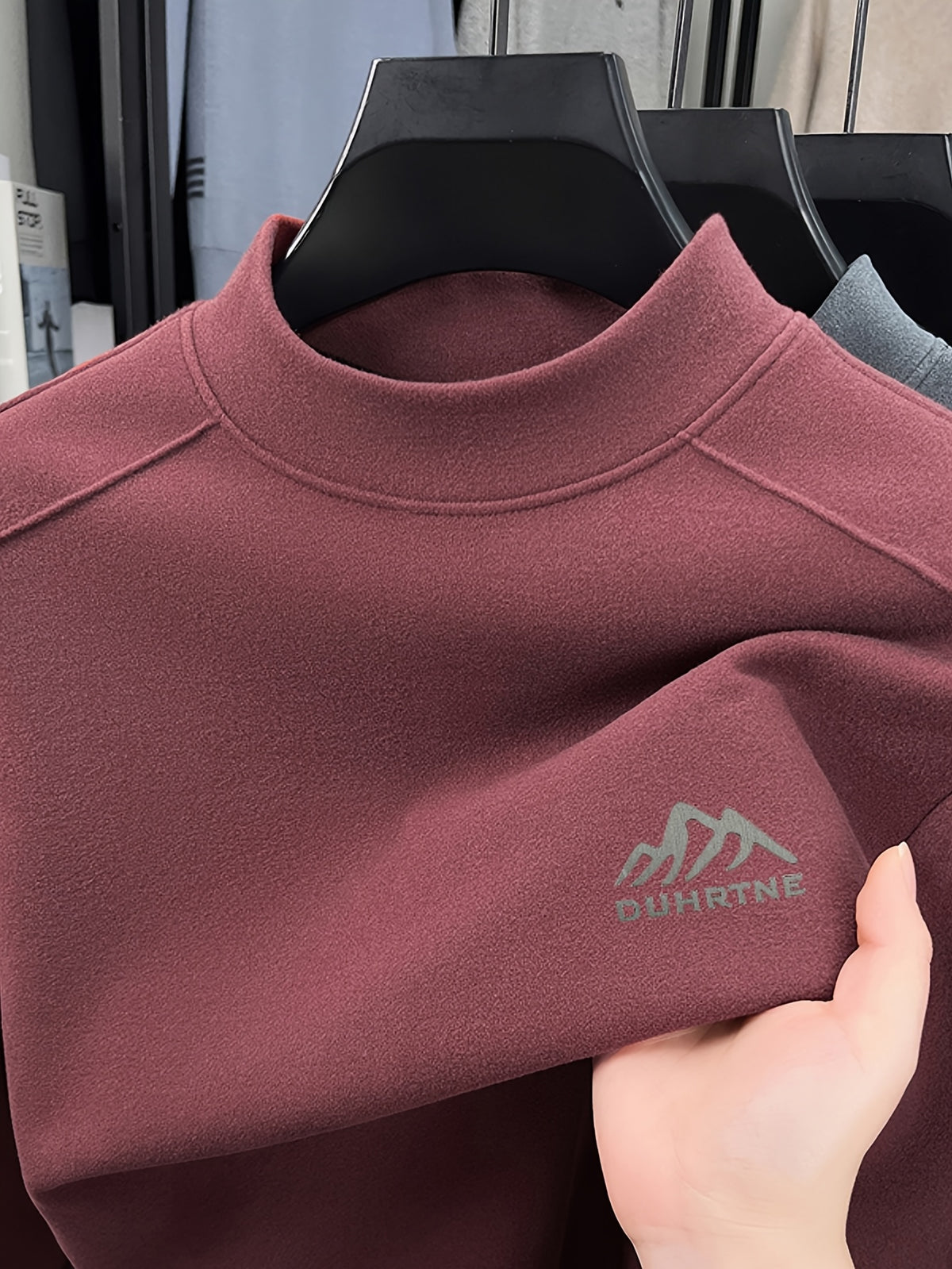 Minimalist Urban Velvet Base Layer for Warmth and Urban Casual Style - Red