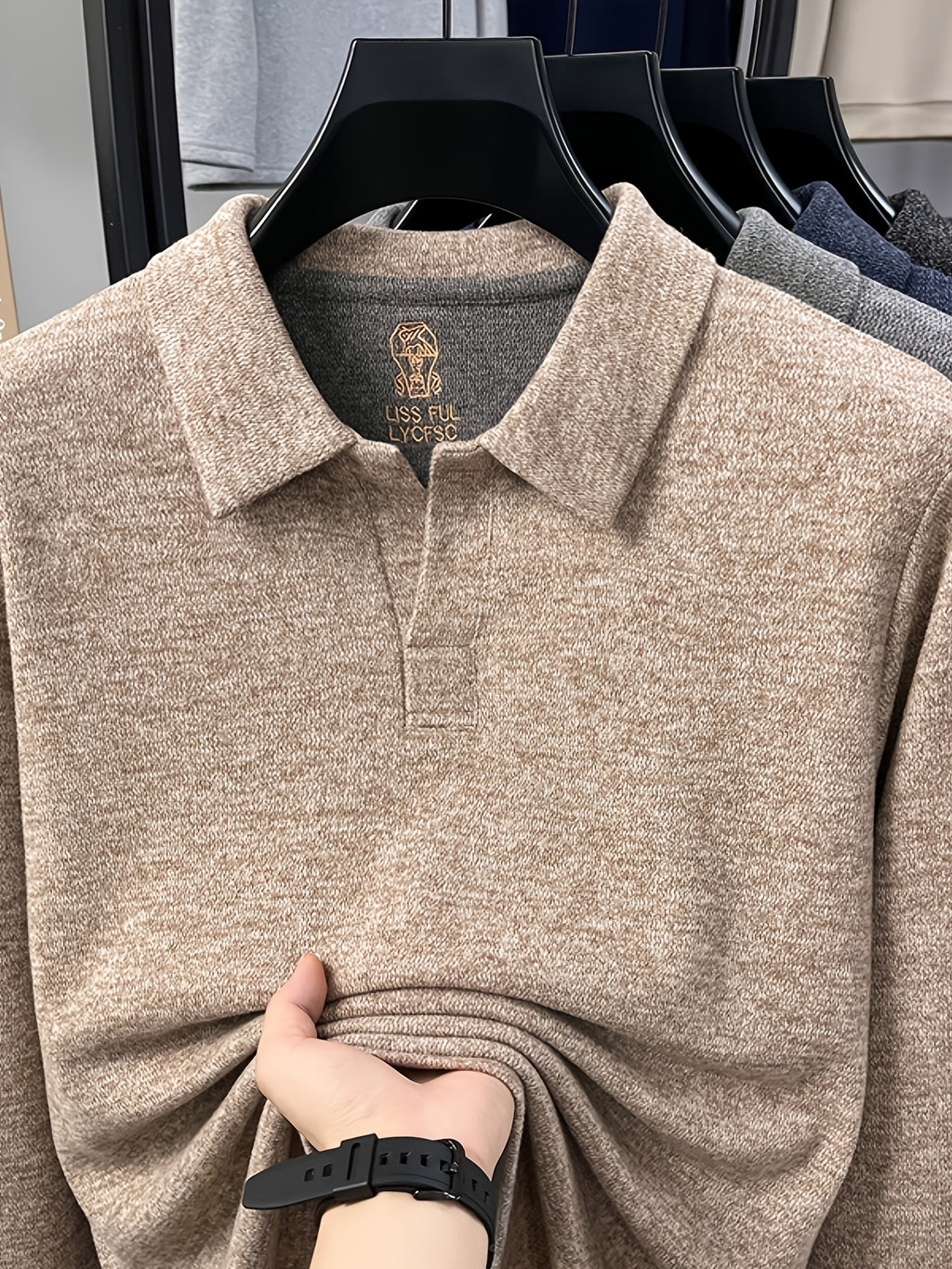 Men's Solid Color Long-Sleeve Polo Knit Shirt, Soft and Skin-Friendly Blended Yarn Polo Shirt, Semi-Open Collar for Easy Wear and Universal Fit, Suitable for Daily Commuting, Visiting Friends and Family, Casual Loose-Fit Long-Sleeve T-Shirt - Camel