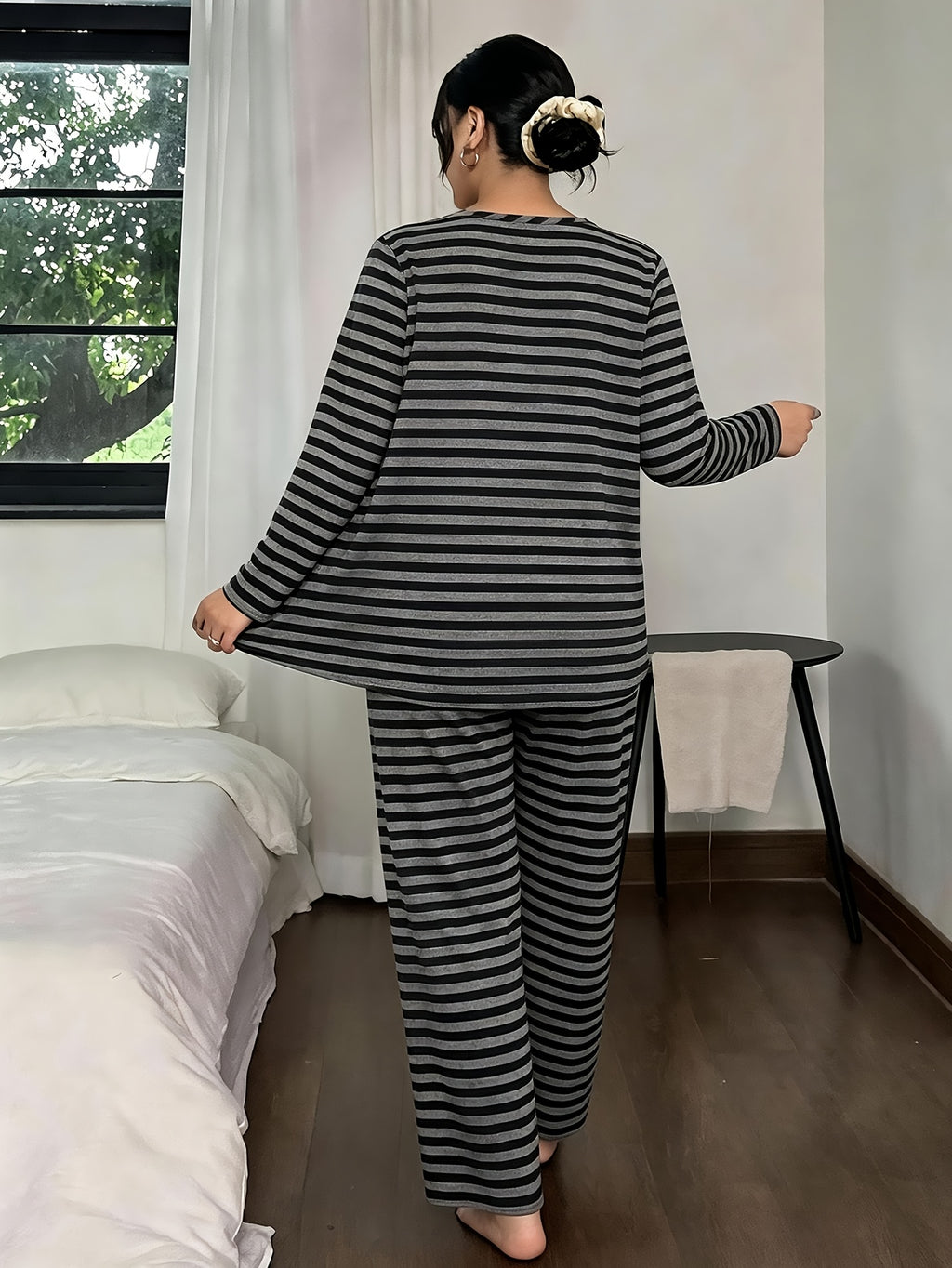 Women's Large-sized Pajama Set with Striped Print, Long-sleeved Long Pants Home Wear Set, Extra-large Size, Loose and Comfortable for Relaxation, Suitable for Autumn and Winter Clothing. - Mixed colors