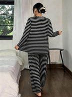 Women's Large-sized Pajama Set with Striped Print, Long-sleeved Long Pants Home Wear Set, Extra-large Size, Loose and Comfortable for Relaxation, Suitable for Autumn and Winter Clothing. - Mixed colors