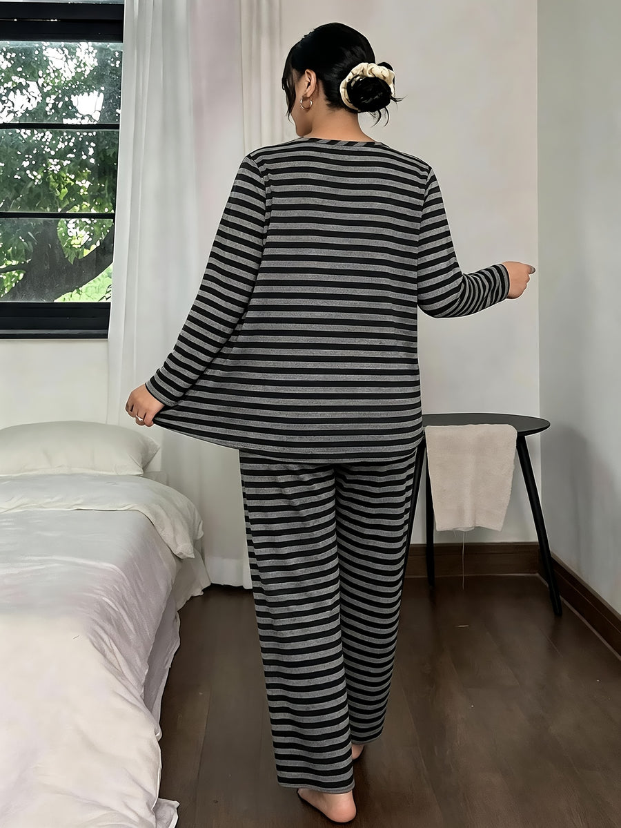 Women's Large-sized Pajama Set with Striped Print, Long-sleeved Long Pants Home Wear Set, Extra-large Size, Loose and Comfortable for Relaxation, Suitable for Autumn and Winter Clothing. - Mixed colors