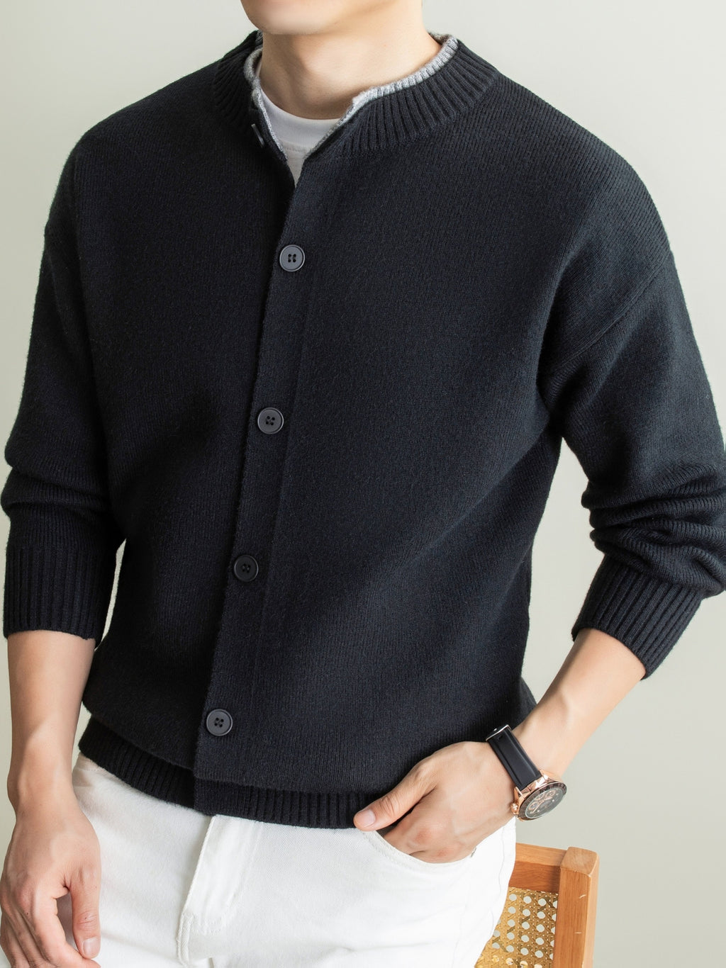 2026 Spring/Autumn New Men's Textured Round Neck Knit Cardigan, Middle-Aged Business Casual Single-Breasted Sweater Jacket, Versatile Style for Daily Commute / Weekend Outings - Black