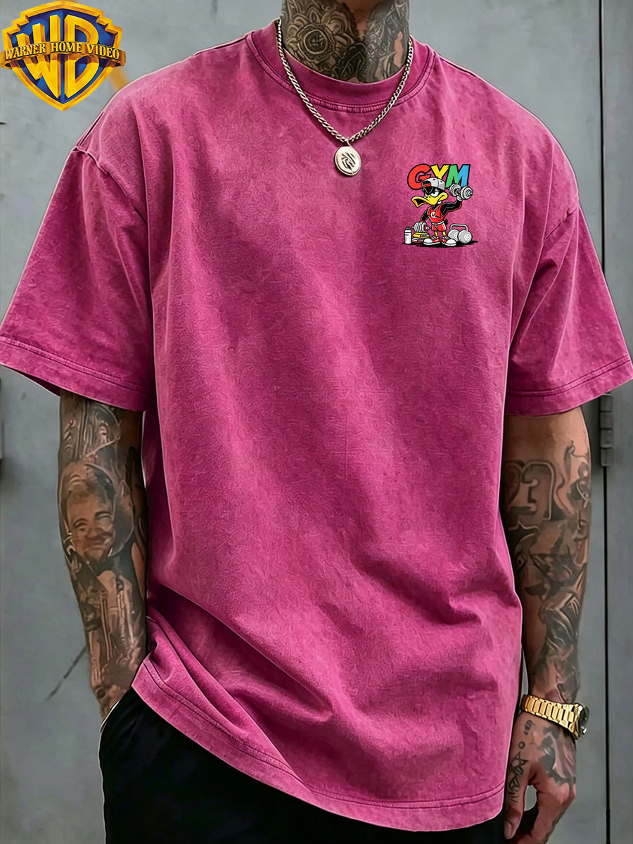 Warner Bros. Officially Authorized Fitness Cartoon Duck Holding Dumbbell Print Retro Washed Distressed Short Sleeve T-Shirt Unisex Machine Washable Daily Commuting Outdoor Sports Casual Top - Rose Red
