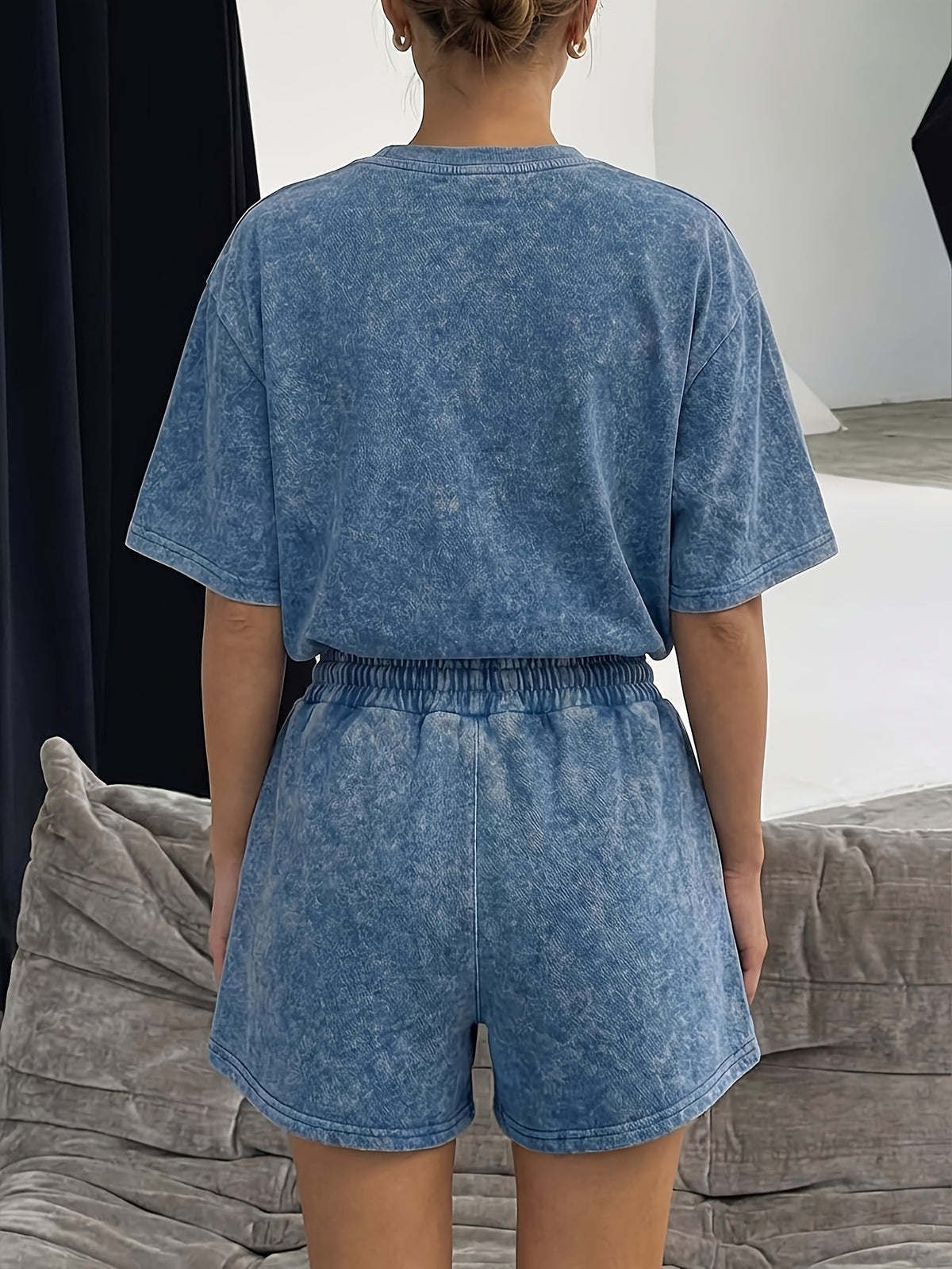 Summer Trendy Distressed Washed Short Sleeve Shorts Drawstring Women's Set, Minimalist Mountain Peak Line Drawing Print, Minimalist Outdoor Style, Artistic and Fresh Style, Forest-Inspired Natural Style, Comfortable for Hot Weather - Blue