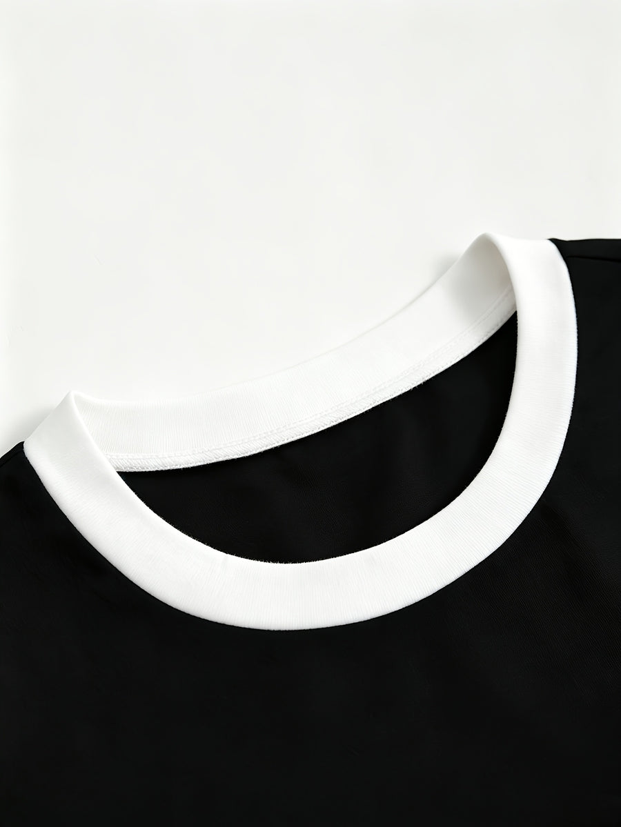 A Spring/summer Casual Loose-fitting T-shirt That Conceals Curves, Featuring a Versatile Color-blocked Round Neck and Short Sleeves, with a Simple and Stylish London Flag Letter Print Pattern. Women's Clothing - D374-L17570 - Black And White
