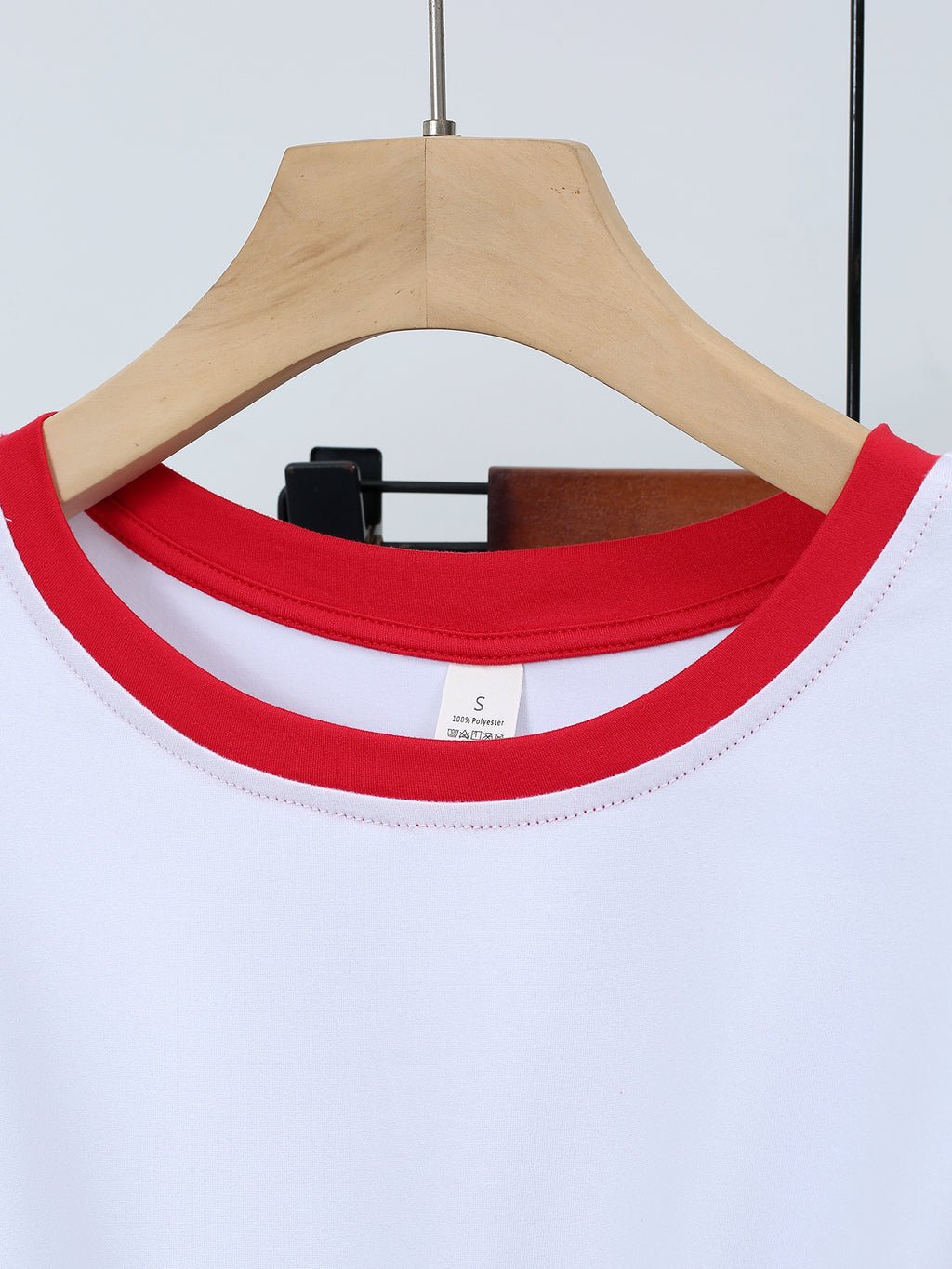 20pcs Women's Colorblock T-Shirt Single Piece, Hand-Drawn Line Art Couple Holding Hands with Heart Print, Colorblock Summer  Sleeve Crew Neck Short Sleeve T-Shirt - Breathable Crew Neck Casual Sport Top, Loose Fit Spring Festival Trendy Apparel - Red+white