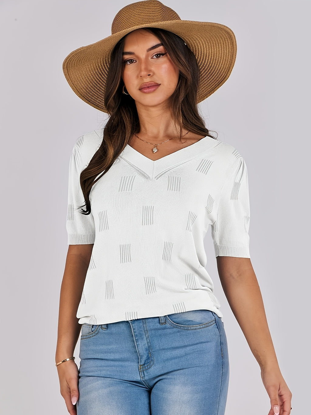 Women'S Summer Short-Sleeve Sweater, a Lightweight Round-Neck Top Suitable for Formal Occasions, a Stylish And Casual Trendy Piece That Effortlessly Creates a Chic Look - White