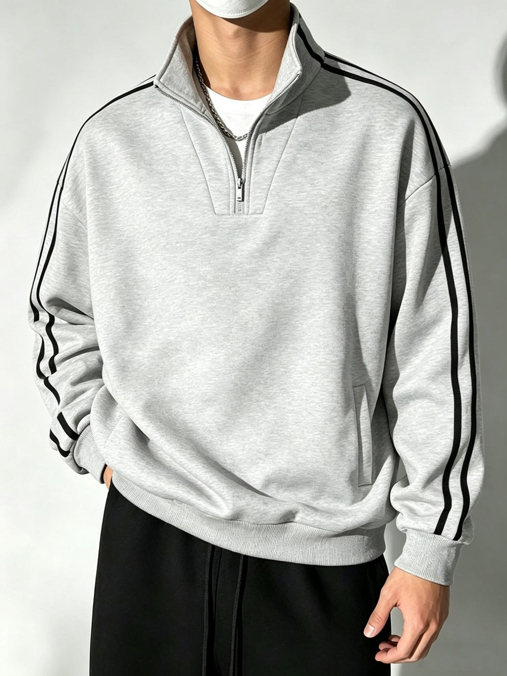 Men's Sporty Casual Half-Zip Stand Collar Sweatshirt, Thickened Polyester Fiber, Wear-Resistant and Non-Deforming, with Contrast Color Stripes on the Sides, Side-Seam Pockets, Loose Fit Long Sleeves, Versatile Solid Color Basic Top for Fitness Spring - Light Twist Gray