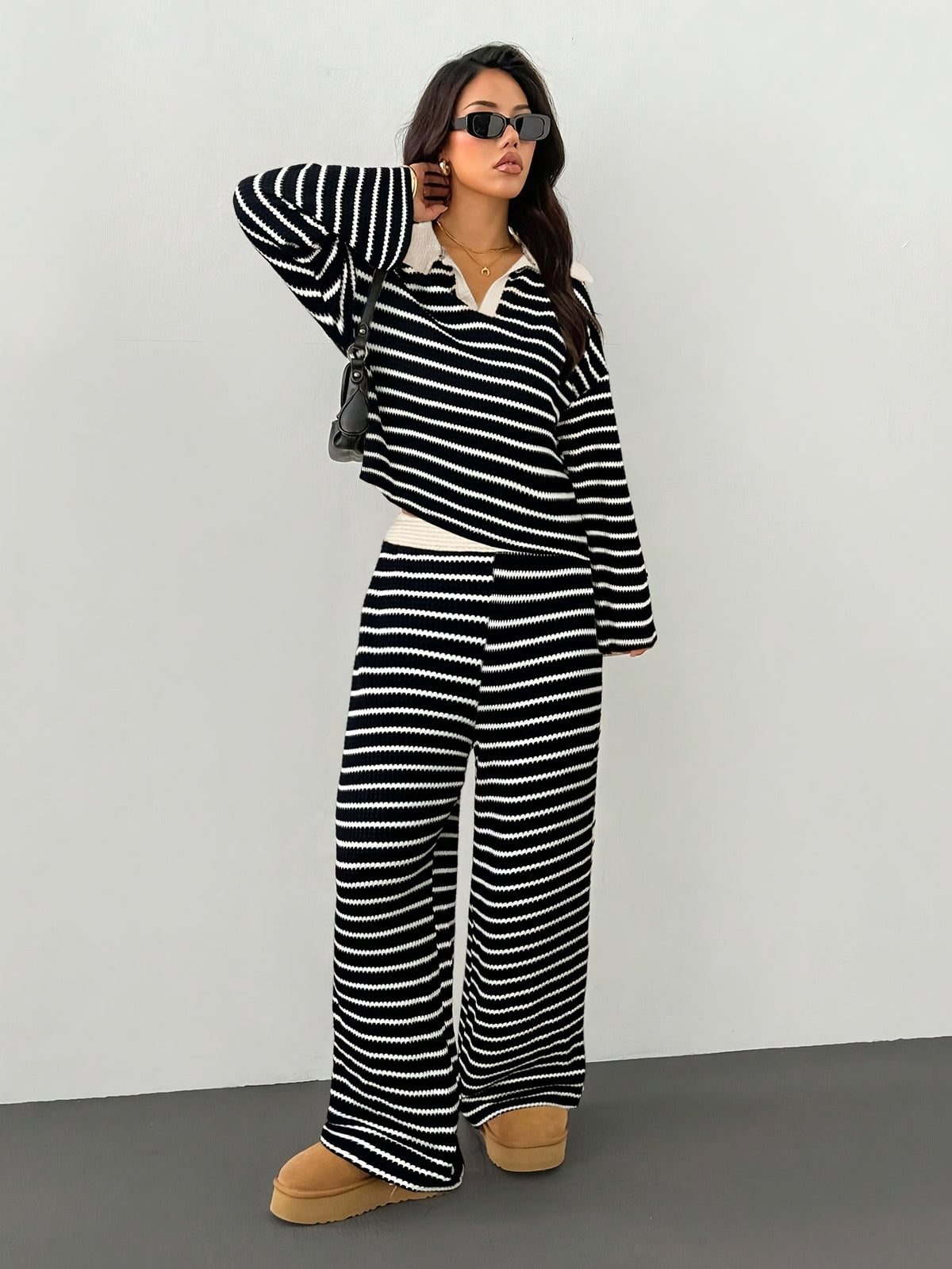 YY0909001 Women's 2pcs Set Loose Striped V-Neck Drop Shoulder Long Sleeve T-Shirt and Elastic Waist Striped Pants - Black