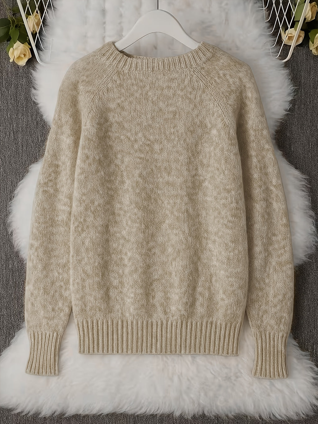 French-style Round-neck Sweater, Soft and Cozy, Elegant Design, Perfect for Spring and Autumn Commuting and Outings - Camel